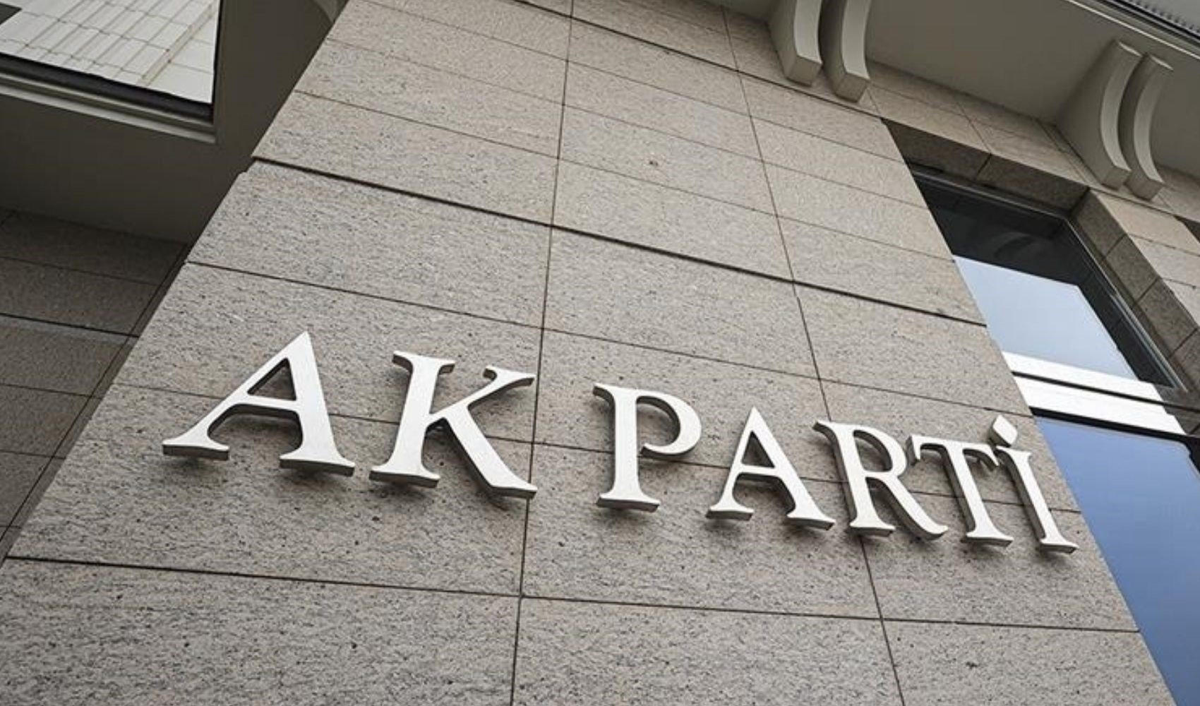 AKP'li isim, sağlık sorunlarını sebep göstererek istifa etti