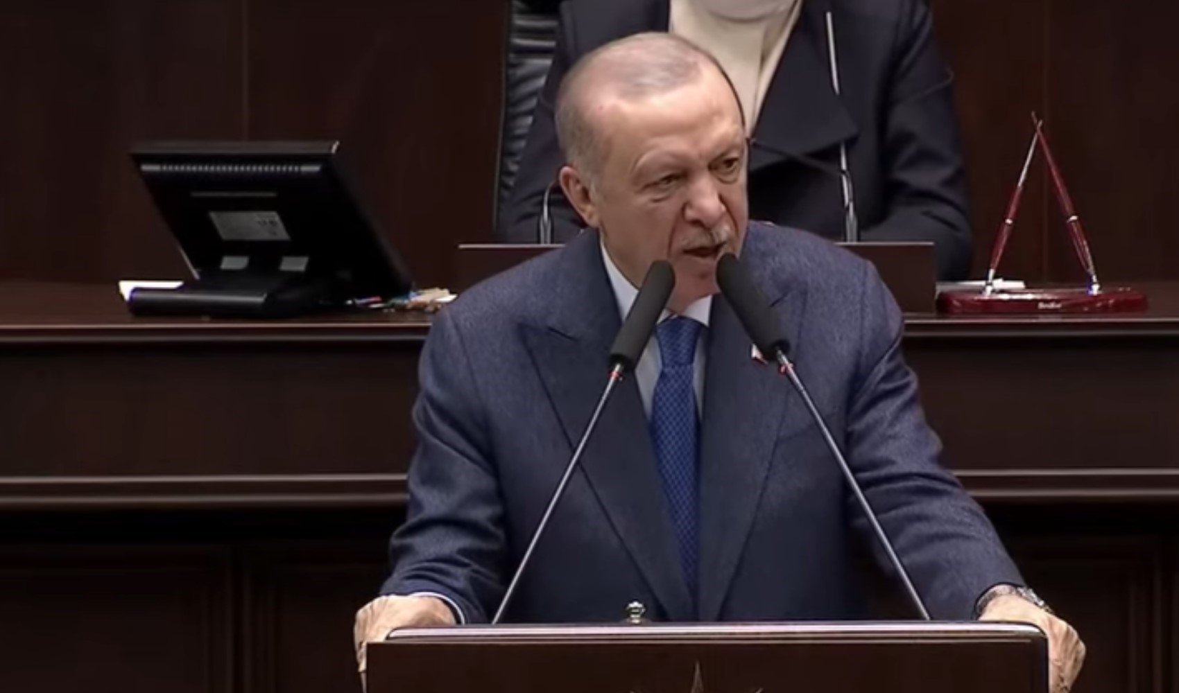 Bölücü örgütün sözde fesih kongresinin ardından Erdoğan'dan ilk grup toplantısı: Yeni Anayasa tartışılırken Erdoğan'dan kritik kayyum açıklaması!