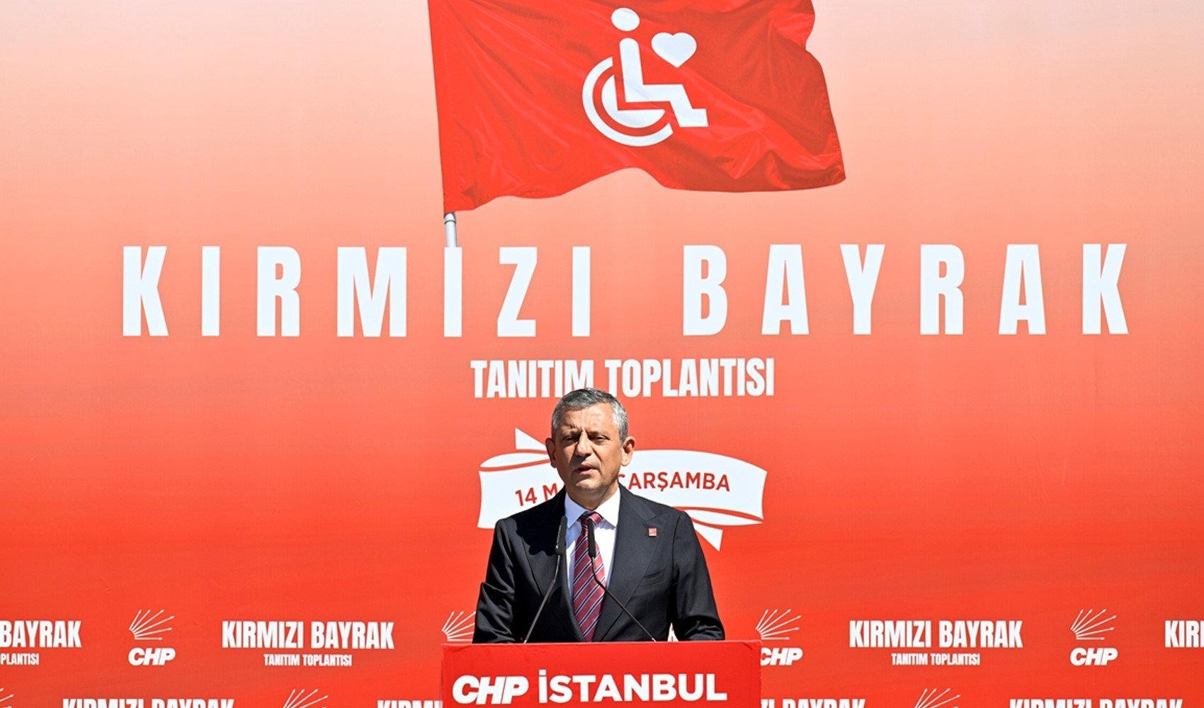 CHP Genel Başkanı Özel'den 'Yerel Yönetim Yasası' yorumu: Başkanların müşterek görüşleri alınmalı