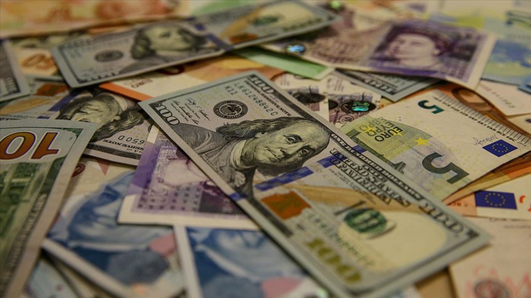 TCMB Mayıs anketi: Dolar, faiz ve enflasyon beklentileri yükseldi, büyüme tahmini geriledi!