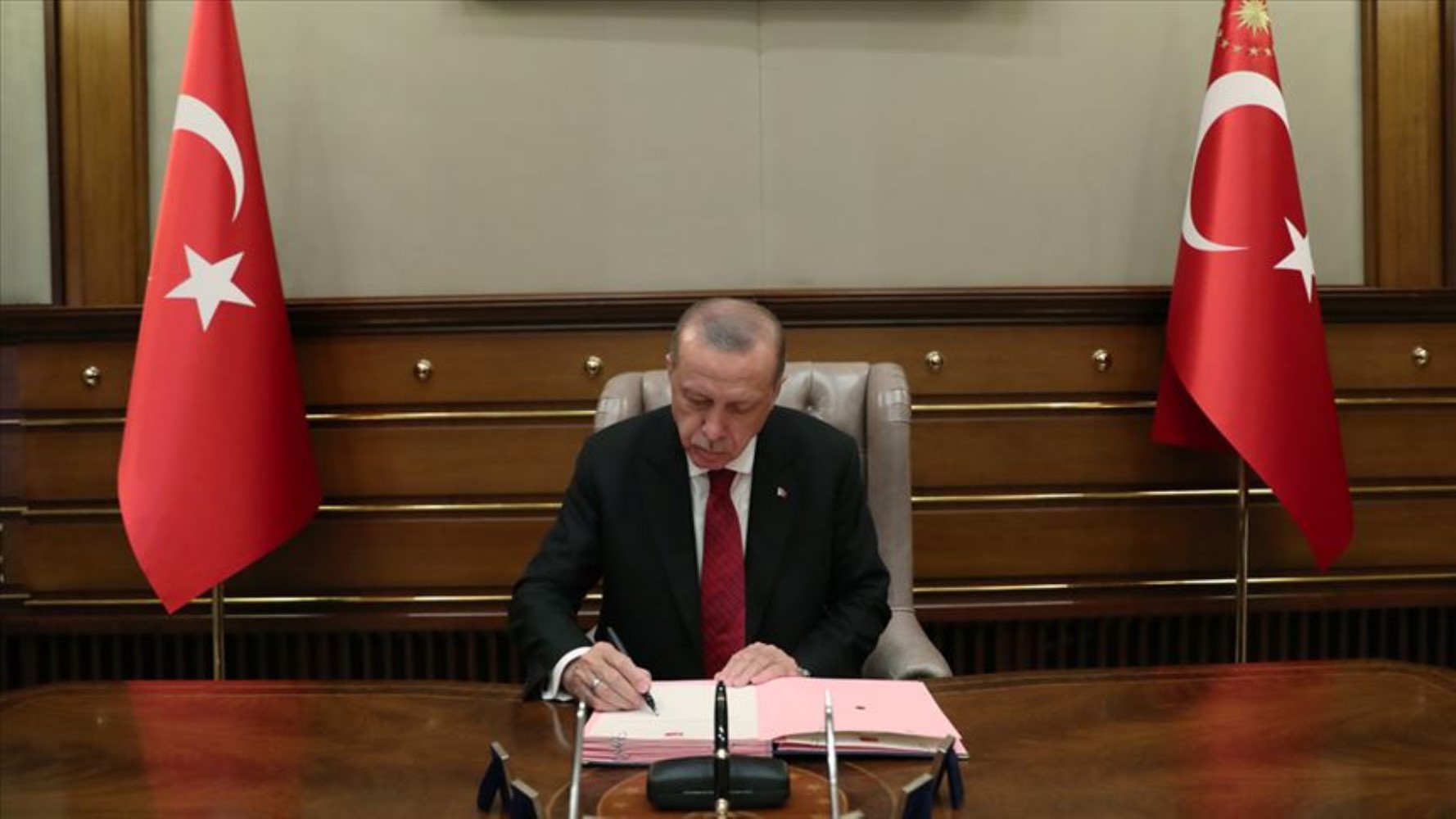 Kabine değişikliği için geri sayım başladı... Erdoğan 3 Haziran’ı bekliyor: AKP içinde koltuk kapma yarışı!