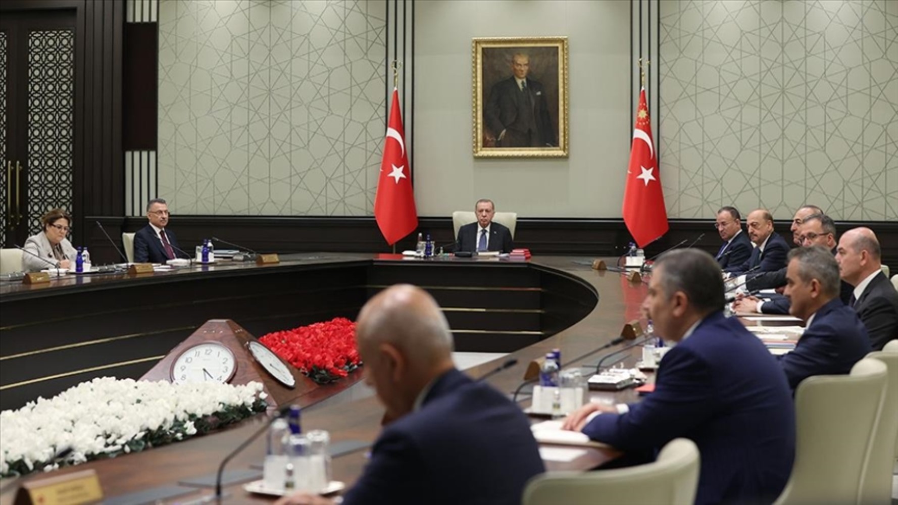 Kabine değişikliği için geri sayım başladı... Erdoğan 3 Haziran’ı bekliyor: AKP içinde koltuk kapma yarışı!