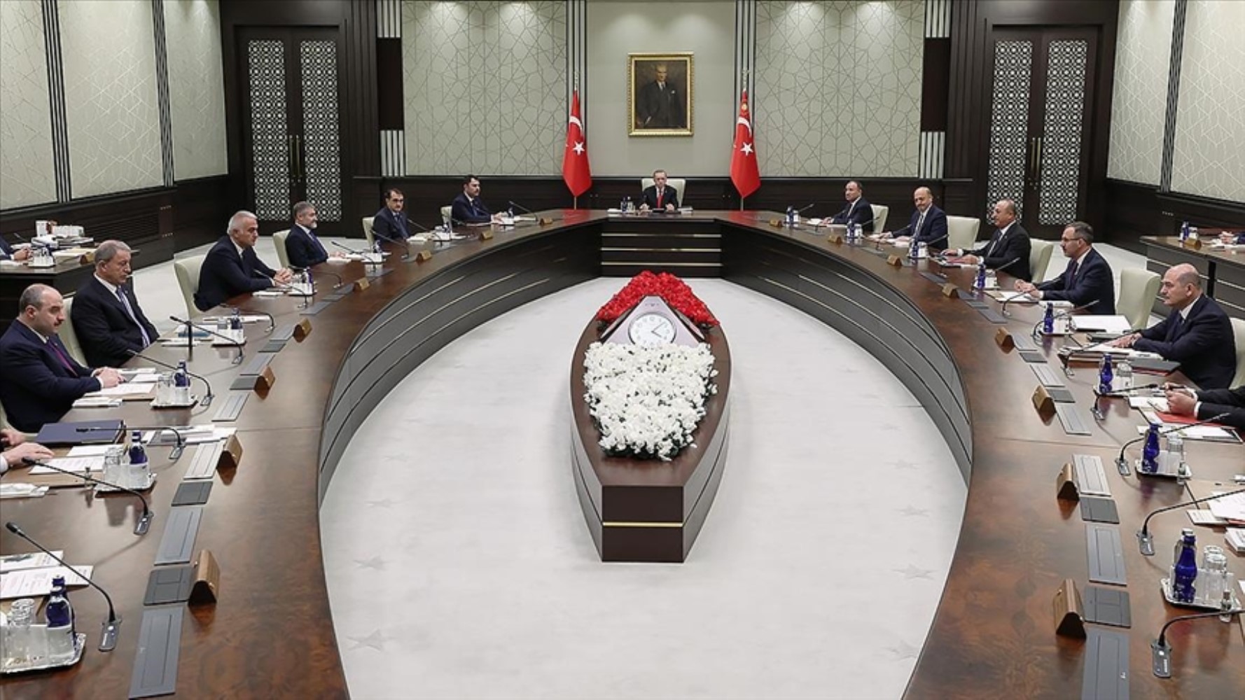 Kabine değişikliği için geri sayım başladı... Erdoğan 3 Haziran’ı bekliyor: AKP içinde koltuk kapma yarışı!