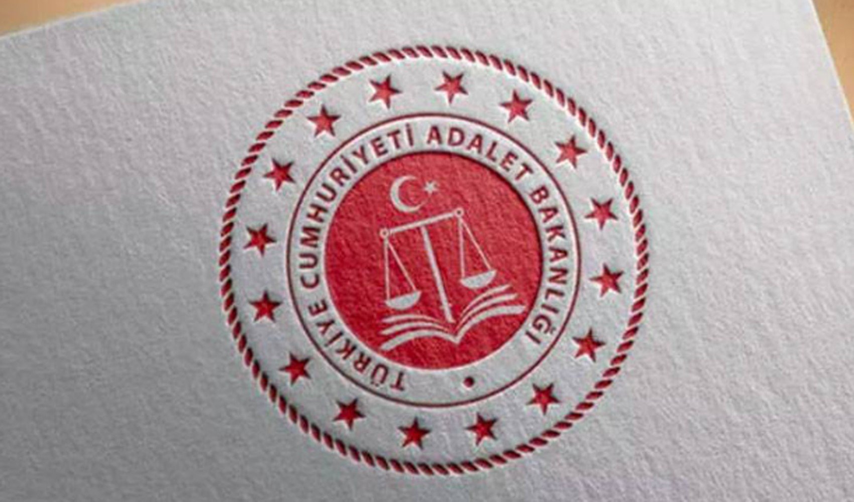 Adalet Bakanlığı'nda 'bakan yardımcısı' kaldırıldı: Resmi Gazete'de yayımlandı Adalet Bakanlığı'nda 'bakan yardımcısı' kaldırıldı: Resmi Gazete'de yayımlandı