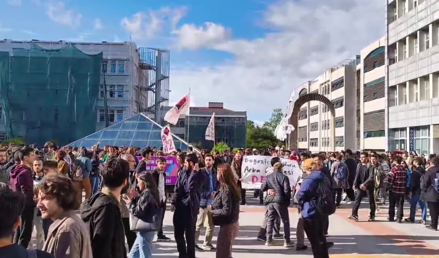 Boğaziçi'nde Nurettin Yıldız protestosunda tutuklanan 6 öğrenci serbest bırakıldı