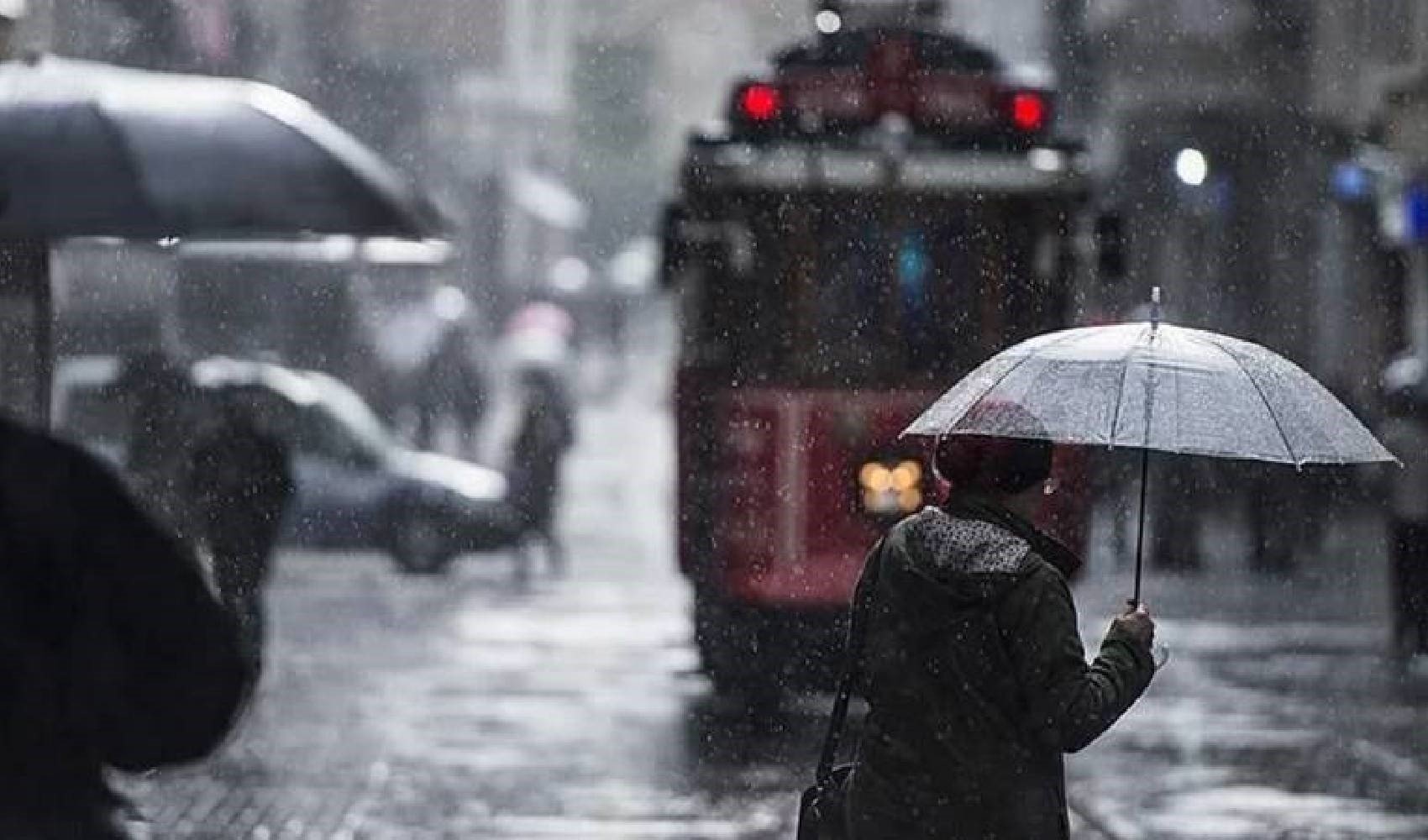 İstanbul'da yarın sağanak yağış bekleniyor
