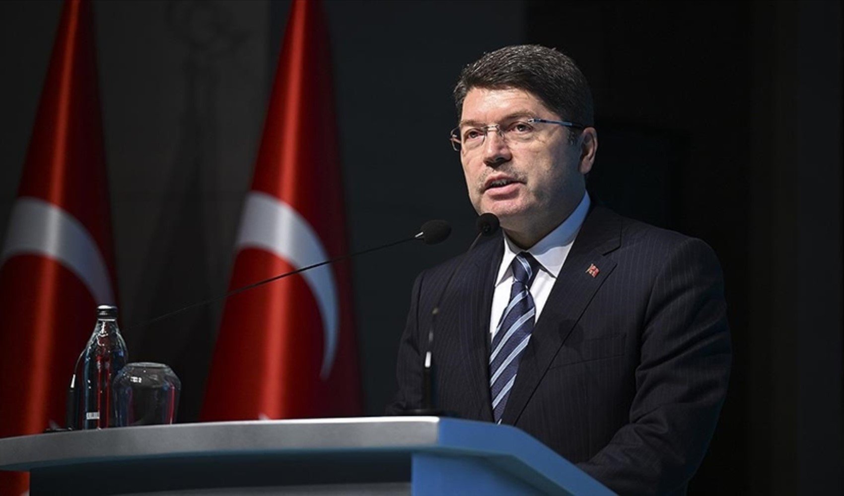 Yılmaz Tunç, yargı infaz paketiyle ilgili iddiaları yanıtladı: 8 yıl ceza alan 1 yıl yatacakmış Yılmaz Tunç, yargı infaz paketiyle ilgili iddiaları yanıtladı: 8 yıl ceza alan 1 yıl yatacakmış