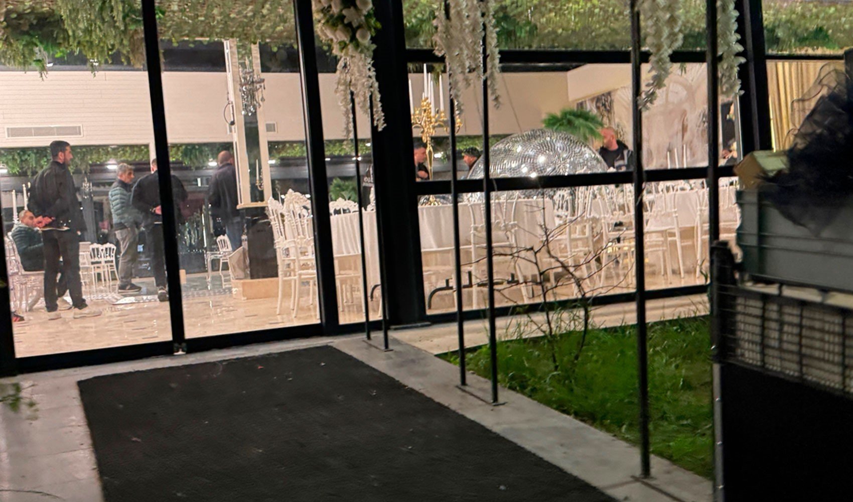 İzmit’te kına gecesi kabusa döndü: Disko topu gelin ve 2 davetlinin üstüne düştü İzmit’te kına gecesi kabusa döndü: Disko topu gelin ve 2 davetlinin üstüne düştü