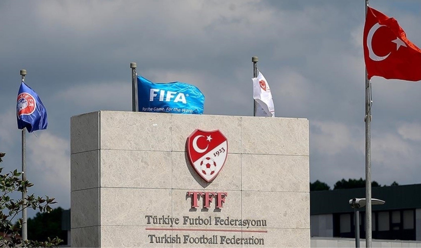 TFF'nin kararı 1500 futbolcuyu tehlikeye attı! TFF'nin kararı 1500 futbolcuyu tehlikeye attı!