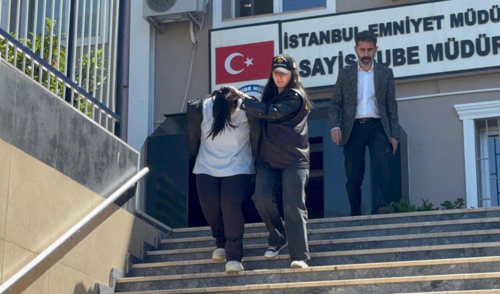 İş yerini kurşunladığı belirlenen kadın tutuklandı İş yerini kurşunladığı belirlenen kadın tutuklandı
