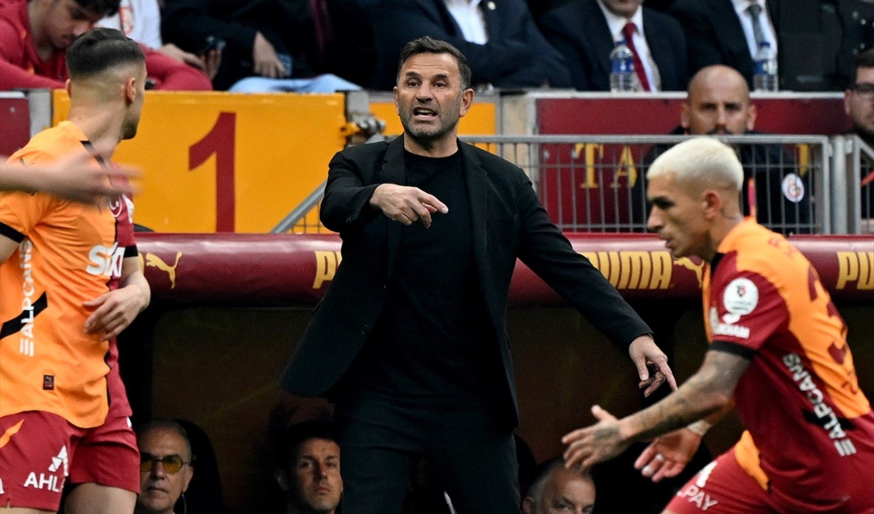 Okan Buruk’tan Mourinho’ya 5 yıldızlık gönderme Okan Buruk’tan Mourinho’ya 5 yıldızlık gönderme