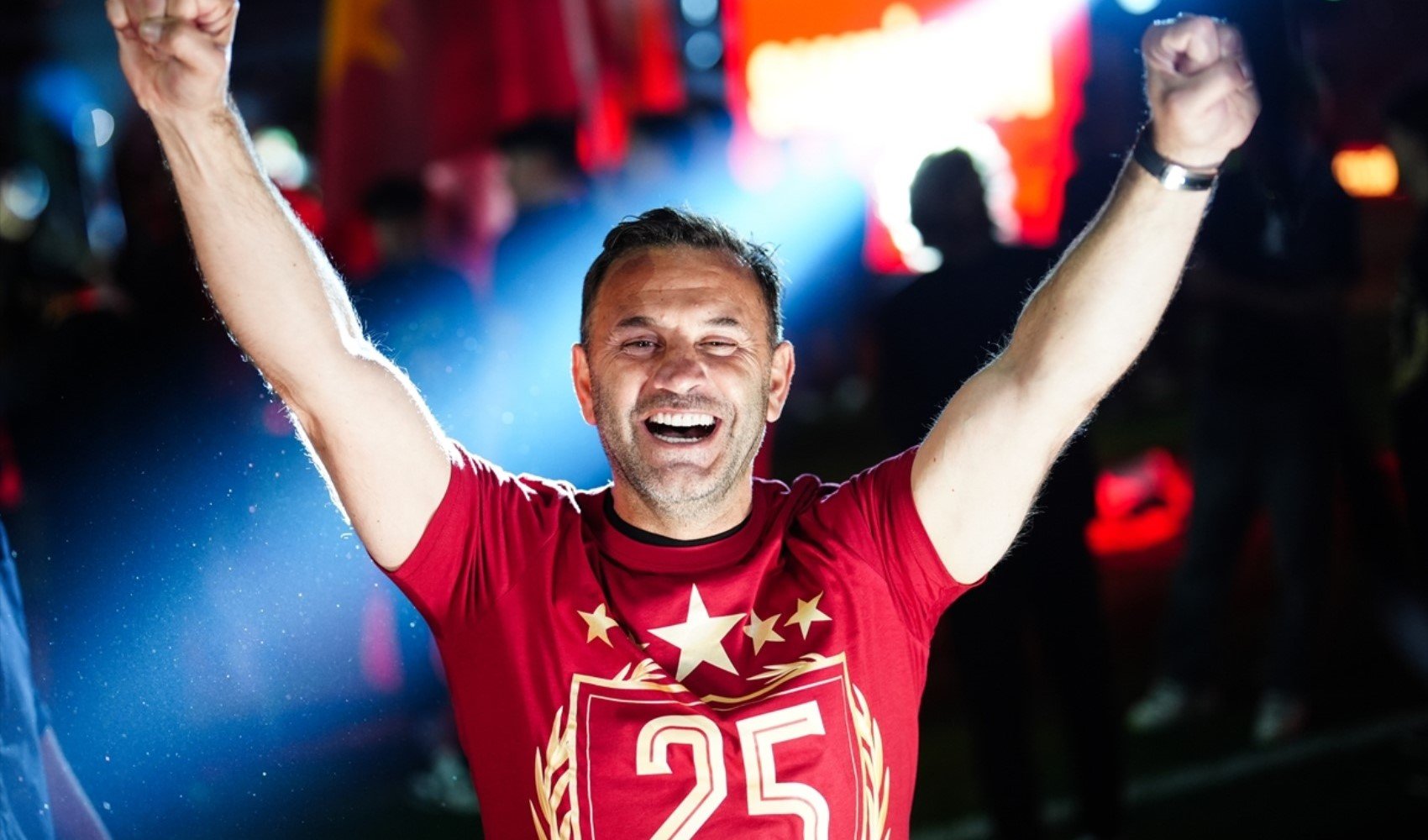 Galatasaray’la 3’te 3: Okan Buruk, Süper Lig’in en çok kazanan isimlerinden oldu Galatasaray’la 3’te 3: Okan Buruk, Süper Lig’in en çok kazanan isimlerinden oldu