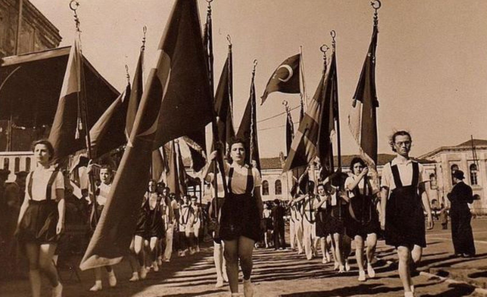 Milli Mücadele'nin kıvılcımı, gençliğe armağan edilen bayram! 19 Mayıs ruhu...