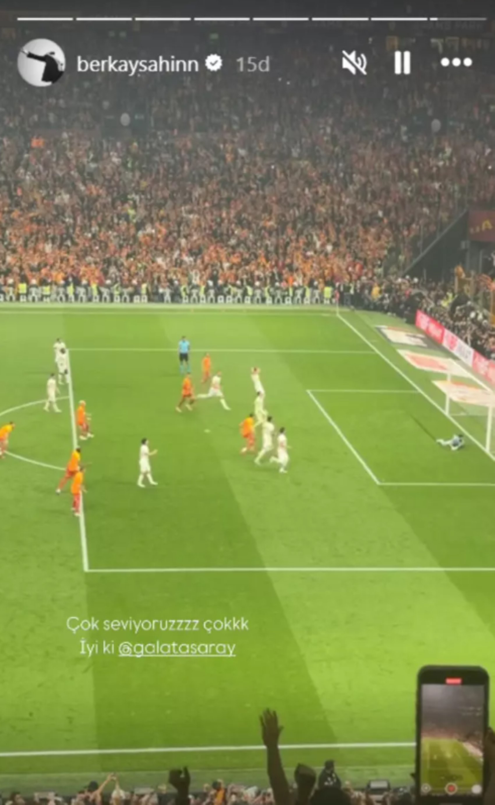 Galatasaray 25. kez şampiyon! Ünlü isimler şampiyonluğu kutladı
