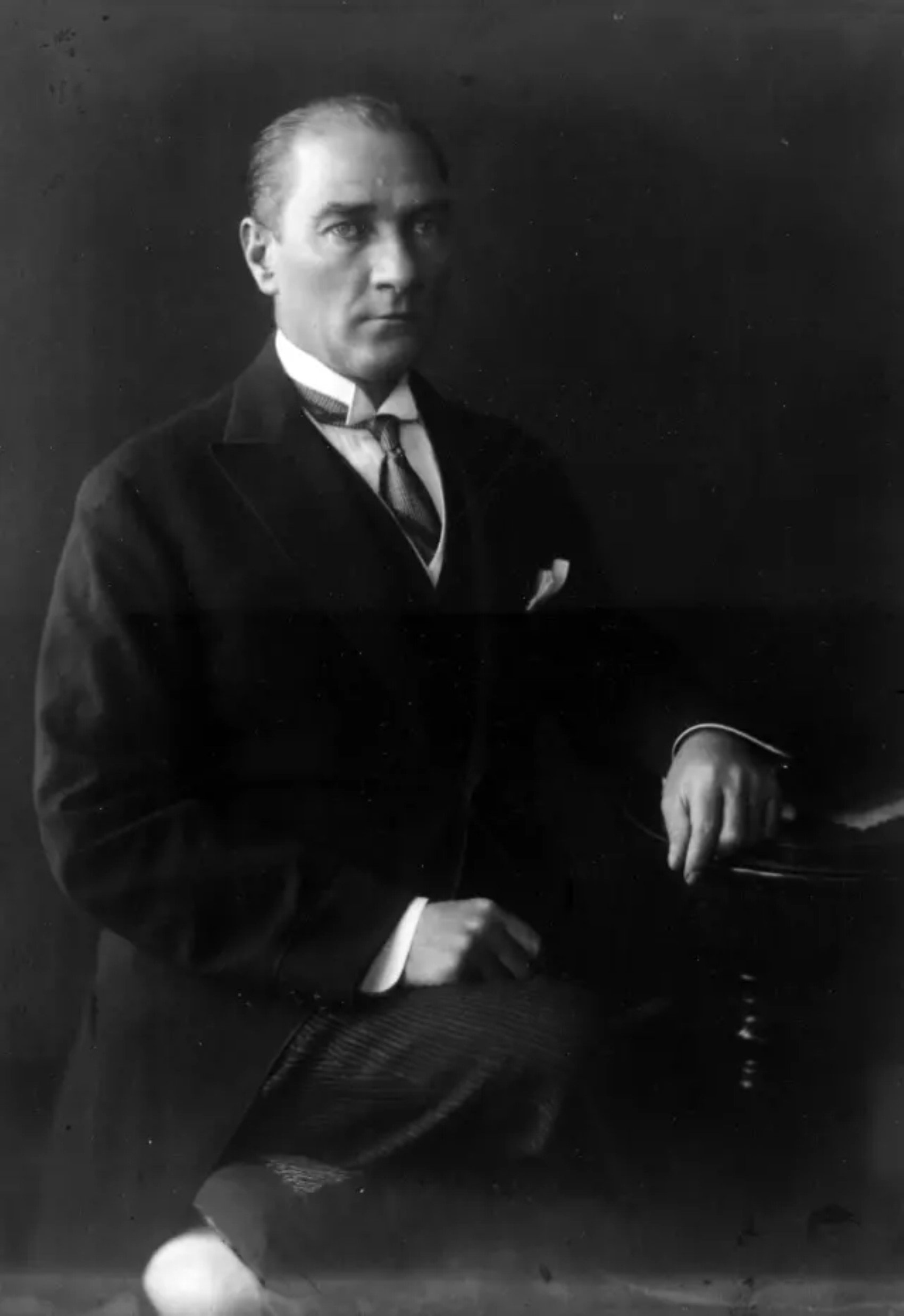 Atatürk’ün 1927’deki seri fotoğraf çekimine ait görüntüleri ortaya çıktı: Bir belgeselde bulundu