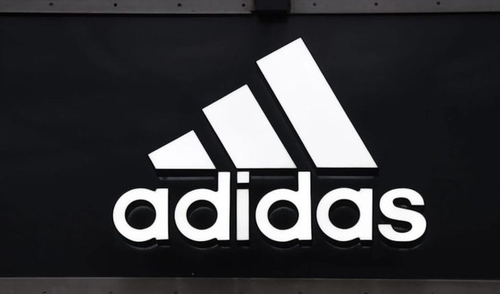 Adidas müşterilerinin kişisel verileri sızdırıldı