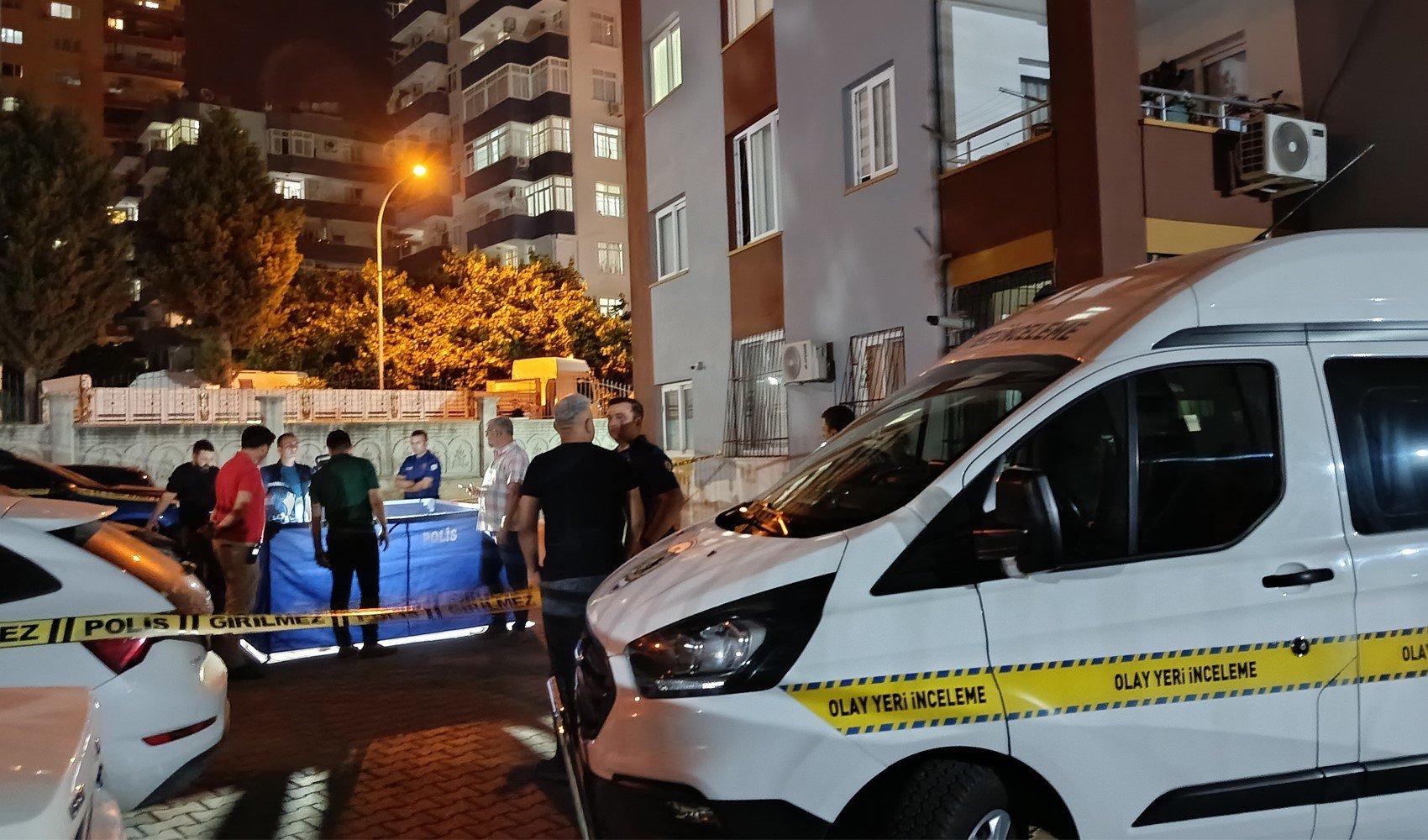 Sevgilisini 10 yerinden bıçaklayıp intihar etti Sevgilisini 10 yerinden bıçaklayıp intihar etti