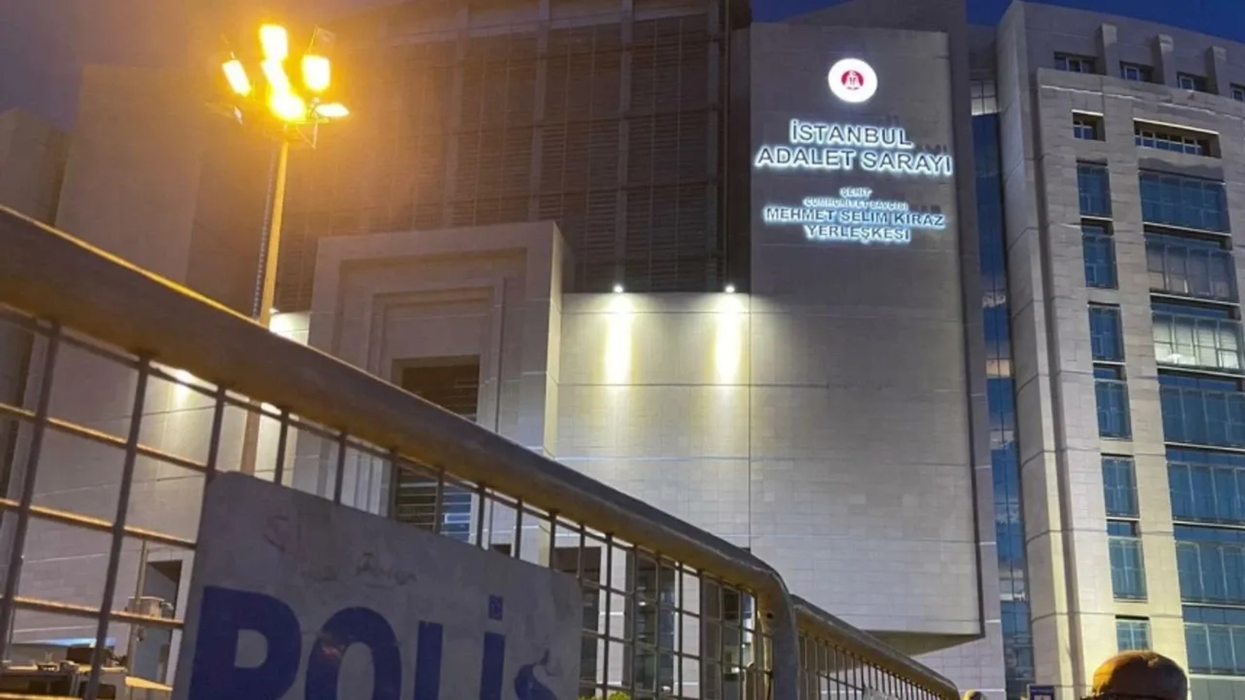 AKP'de İmamoğlu kulisleri... Türkmenistan mı oluyoruz’ endişesi: Şimşek midesinden oldu, Erdoğan’a ulaşan yok