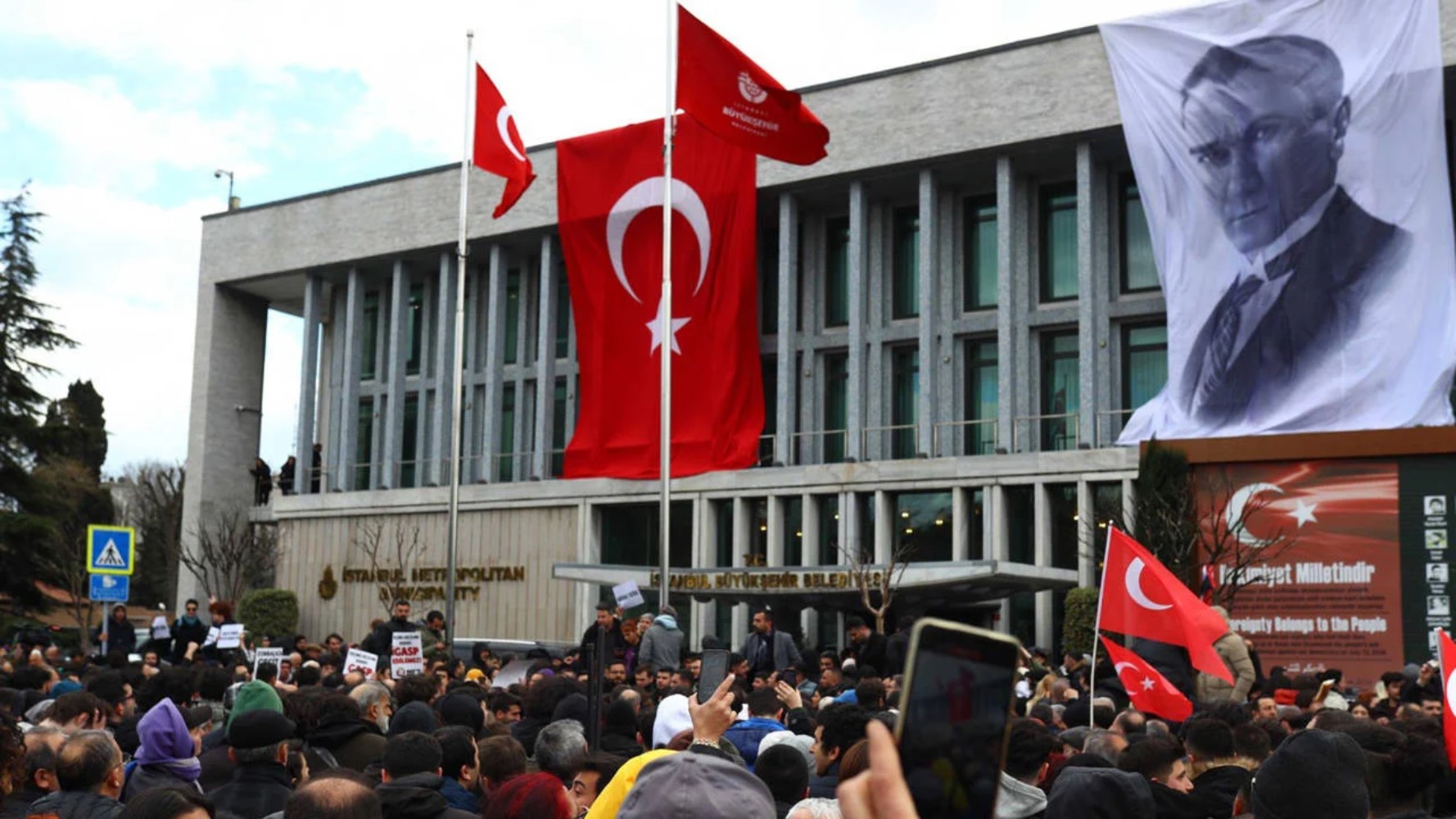 AKP'de İmamoğlu kulisleri... Türkmenistan mı oluyoruz’ endişesi: Şimşek midesinden oldu, Erdoğan’a ulaşan yok