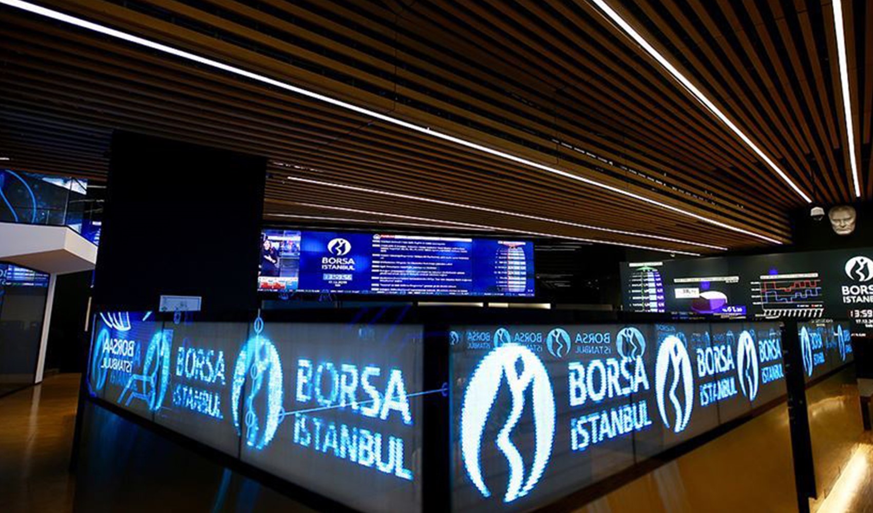 BIST'te manipülasyon iddiası: 13 zanlı adliyede BIST'te manipülasyon iddiası: 13 zanlı adliyede