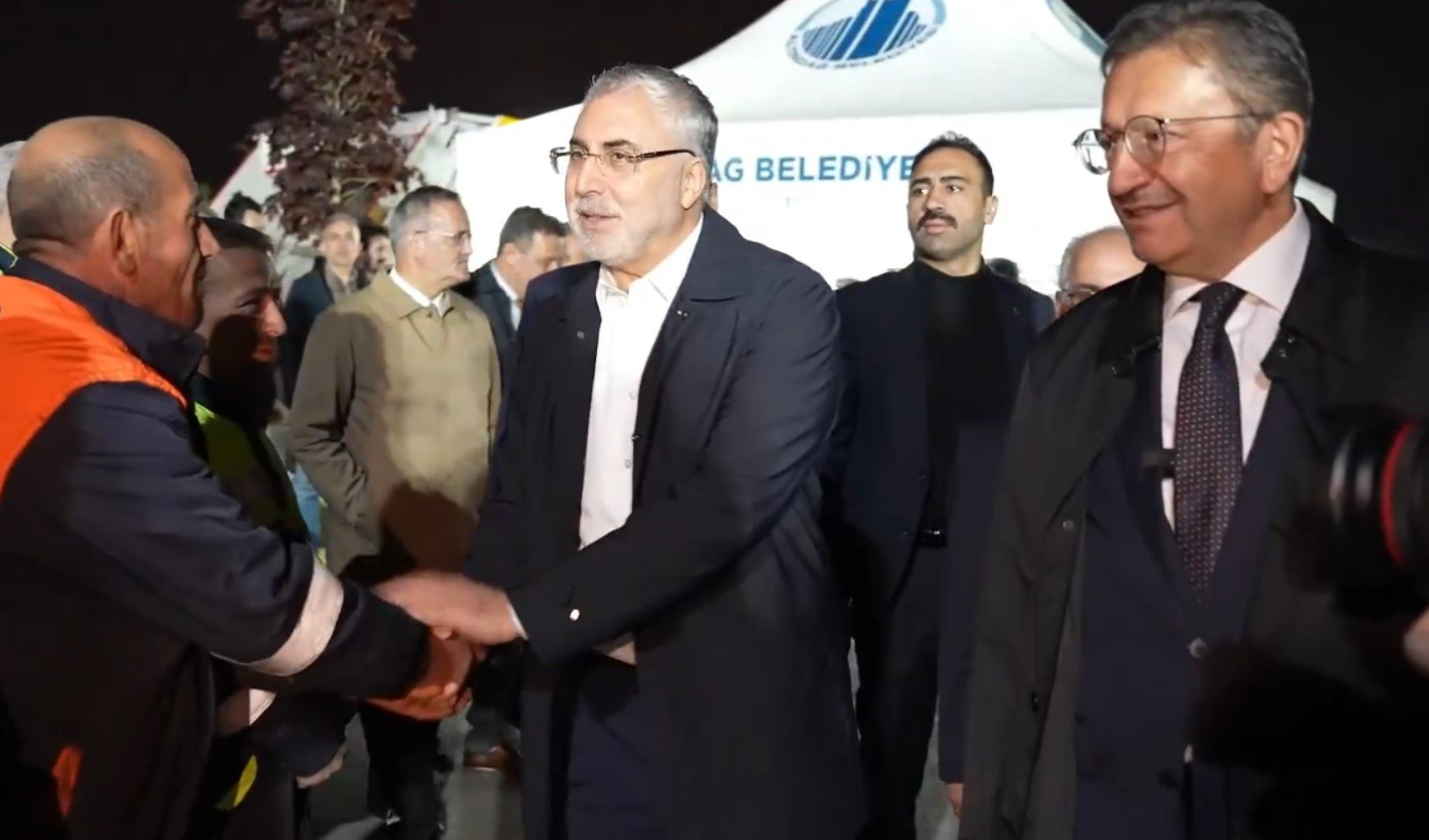 İşçi şiddetiyle gündeme gelmişti! Bakan Işıkhan'dan Başkan Tiryaki'ye '1 Mayıs' ziyareti
