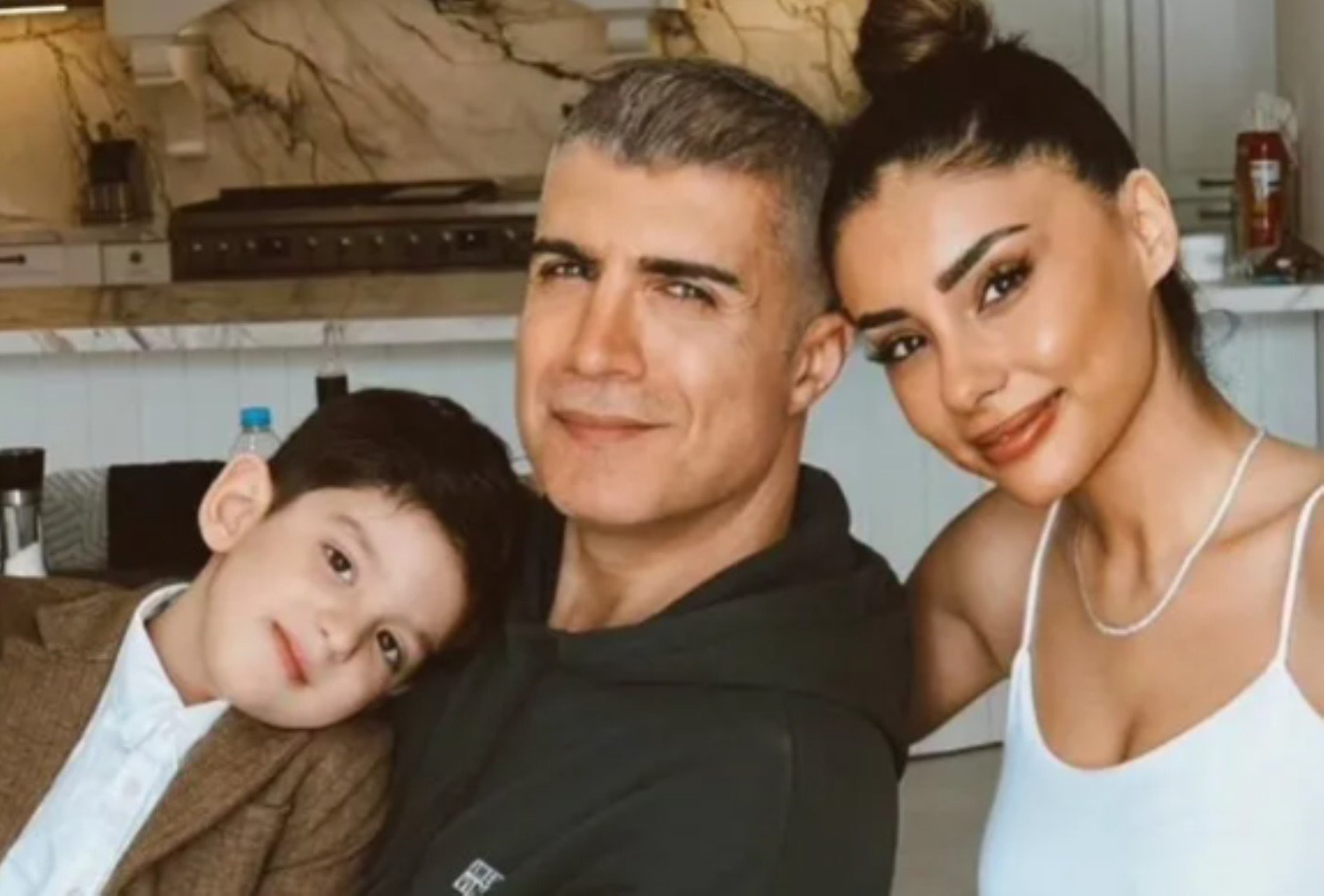 Özcan Deniz'den ağabeyine sert sözler! 'Bıçak kemiğe dayandı'