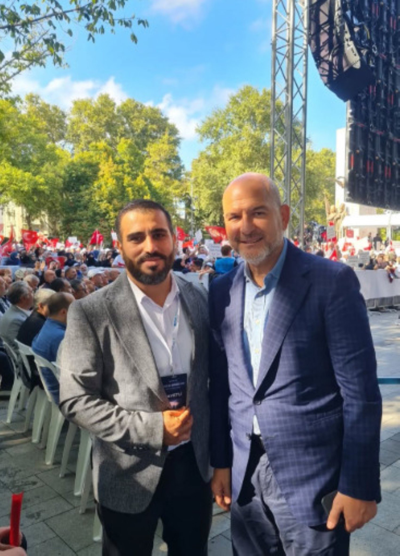 Öğrencilerine 'şort giymeyin' diyerek büyük tepki toplamıştı: O öğretmen hakkında çok sayıda şikayet yapılmış