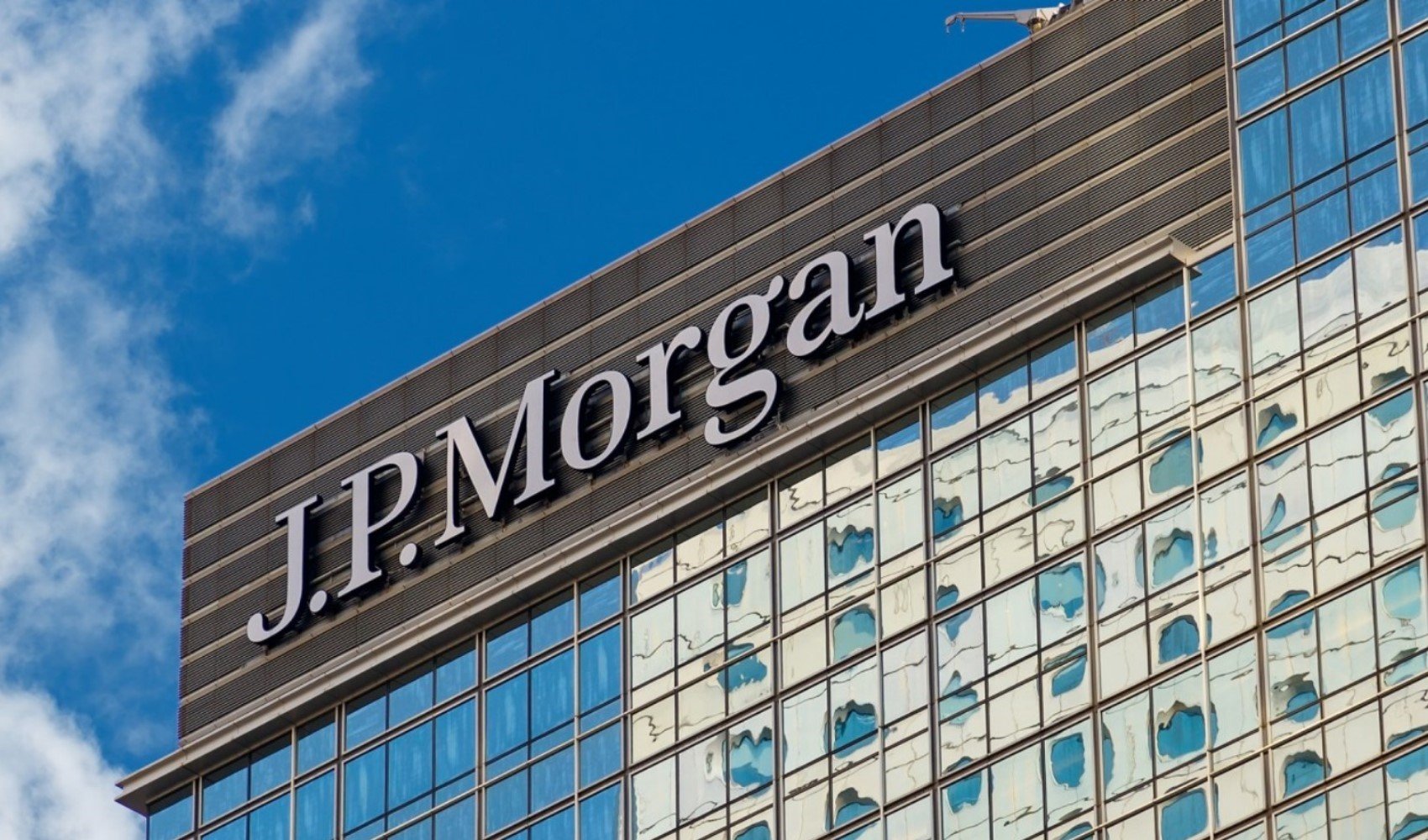 JPMorgan CEO'su Dimon, tarifelerin etkilerinin henüz tam olarak hissedilmediğini belirtti