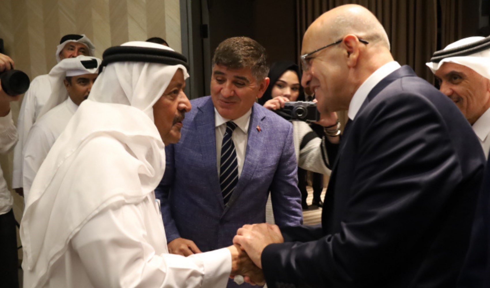 Mehmet Şimşek'e Katar'da Ekrem İmamoğlu sorusu