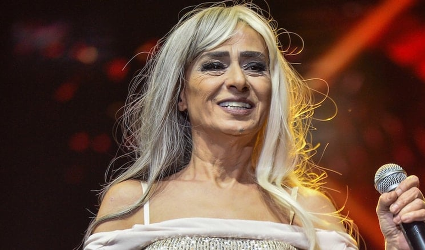 Yıldız Tilbe, Maradona'nın ölümünü yeni öğrendi
