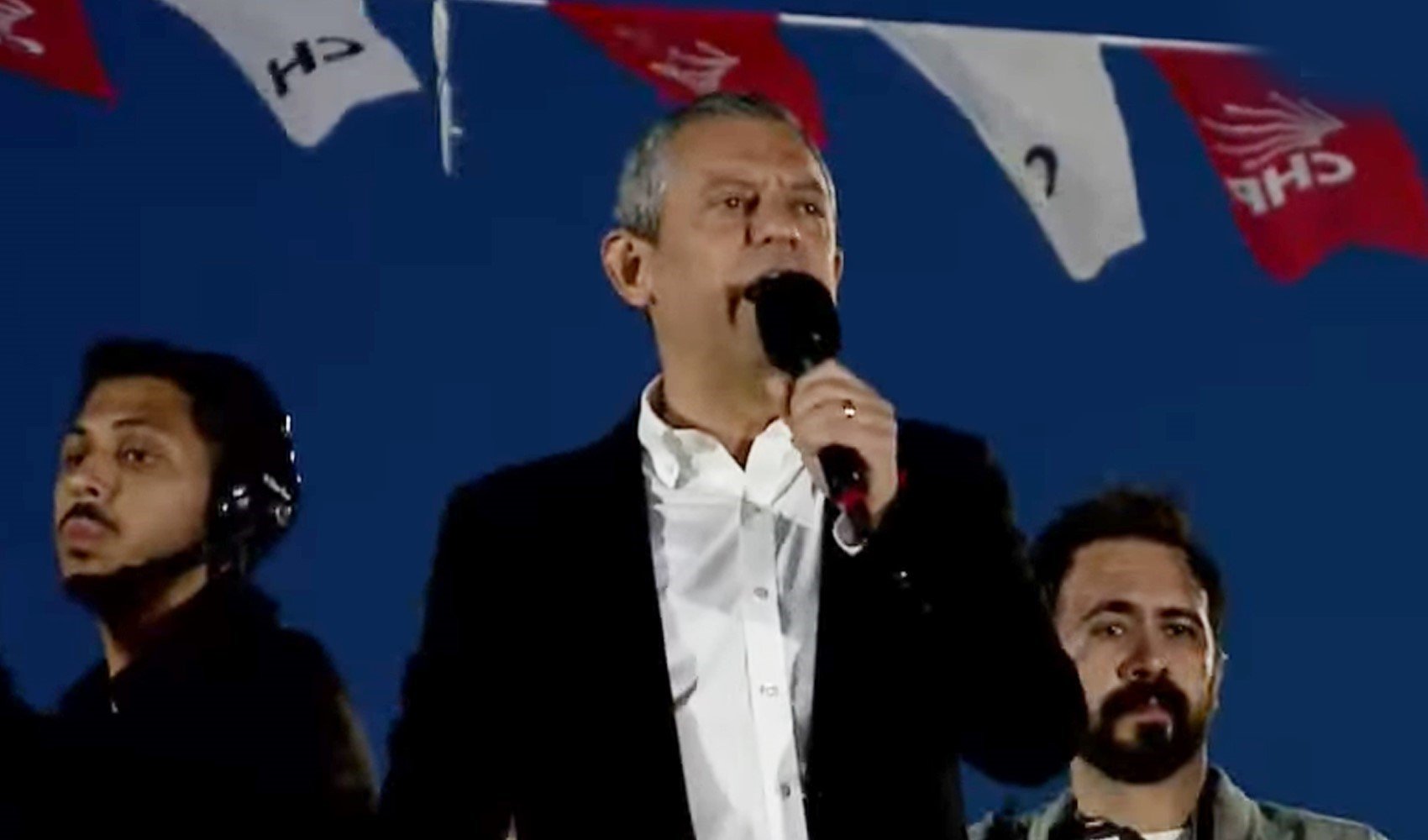 CHP Genel Başkanı Özgür Özel, Ekrem İmamoğlu'na yönelik 'telefon' iddialarının gerçeğini açıkladı