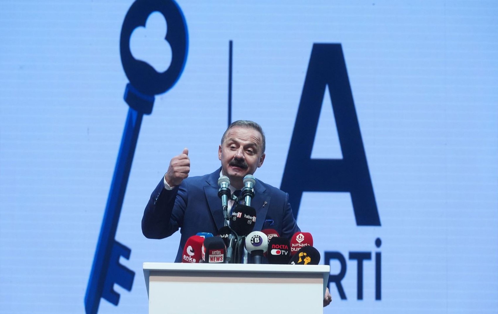Mayıs ayının son anketinde yüzde 30'u geçen tek parti var: Üçüncü sıradaki parti değişti!