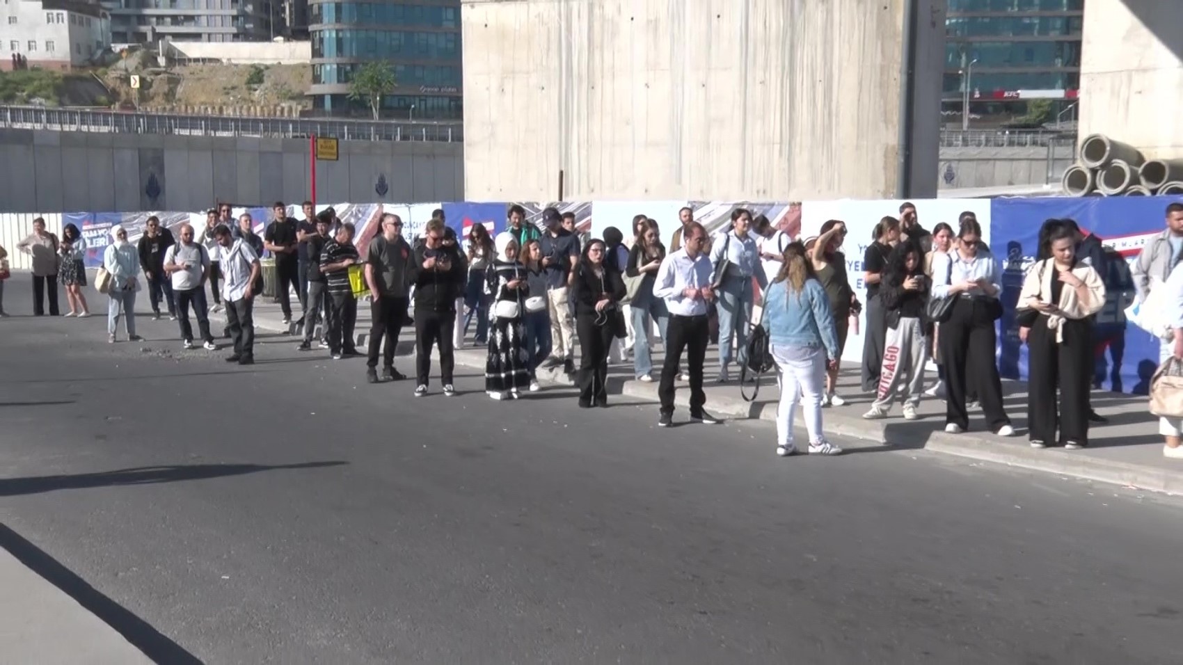 İstanbul'da toplu ulaşım durdu! Özel halk otobüsleri kontak kapattı