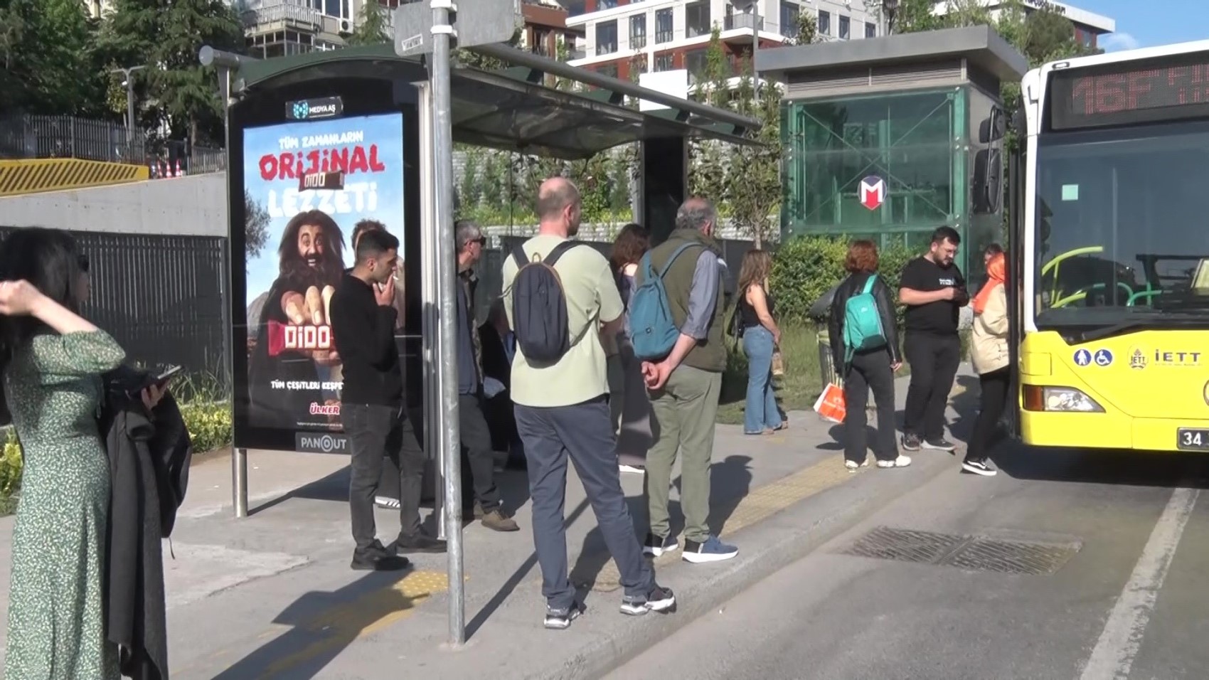 İstanbul'da toplu ulaşım durdu! Özel halk otobüsleri kontak kapattı