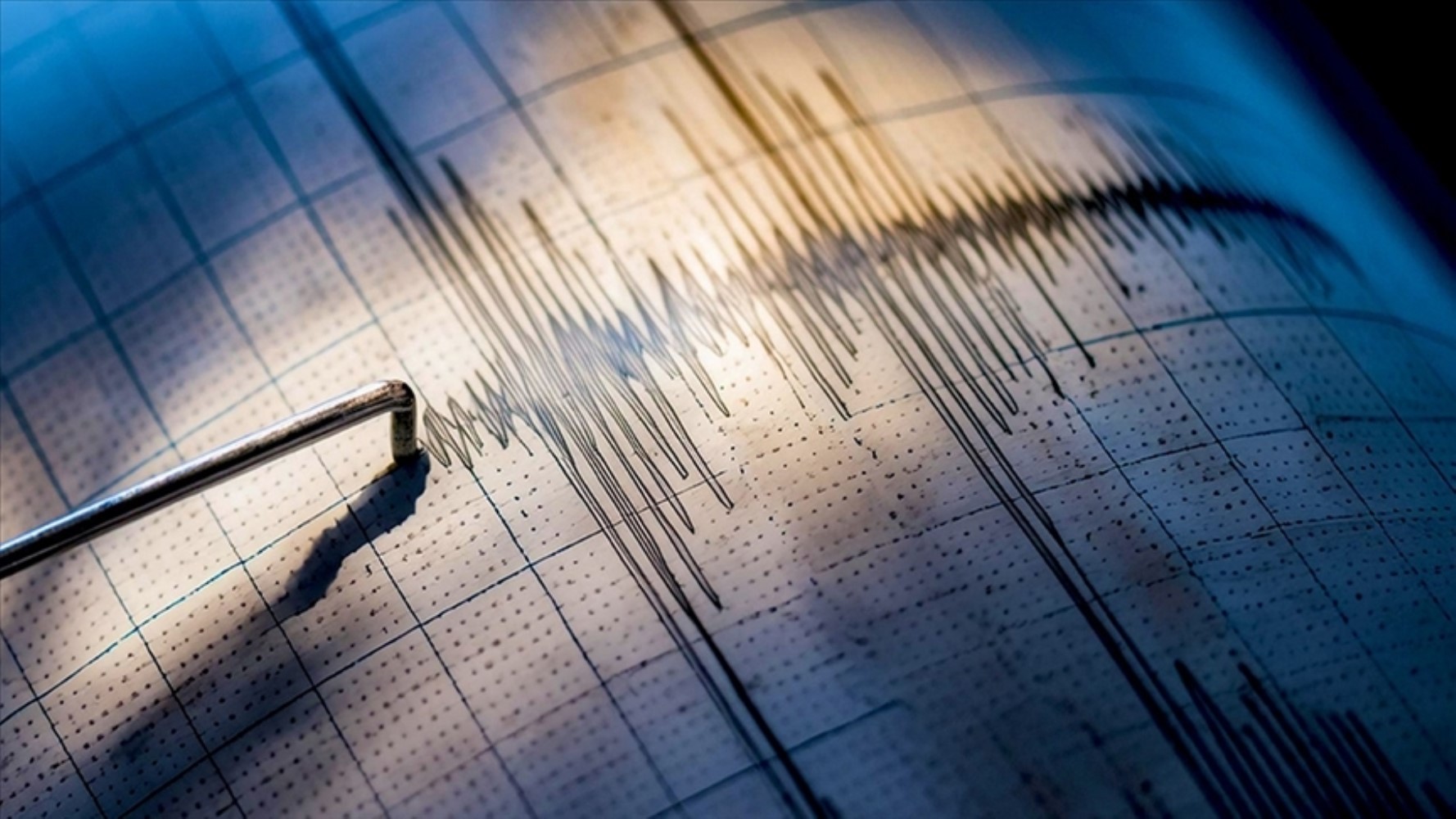 Ege sabah saatlerinde 6 büyükülüğünde depremle sallandı! Uzman isimden korkutan açıklama
