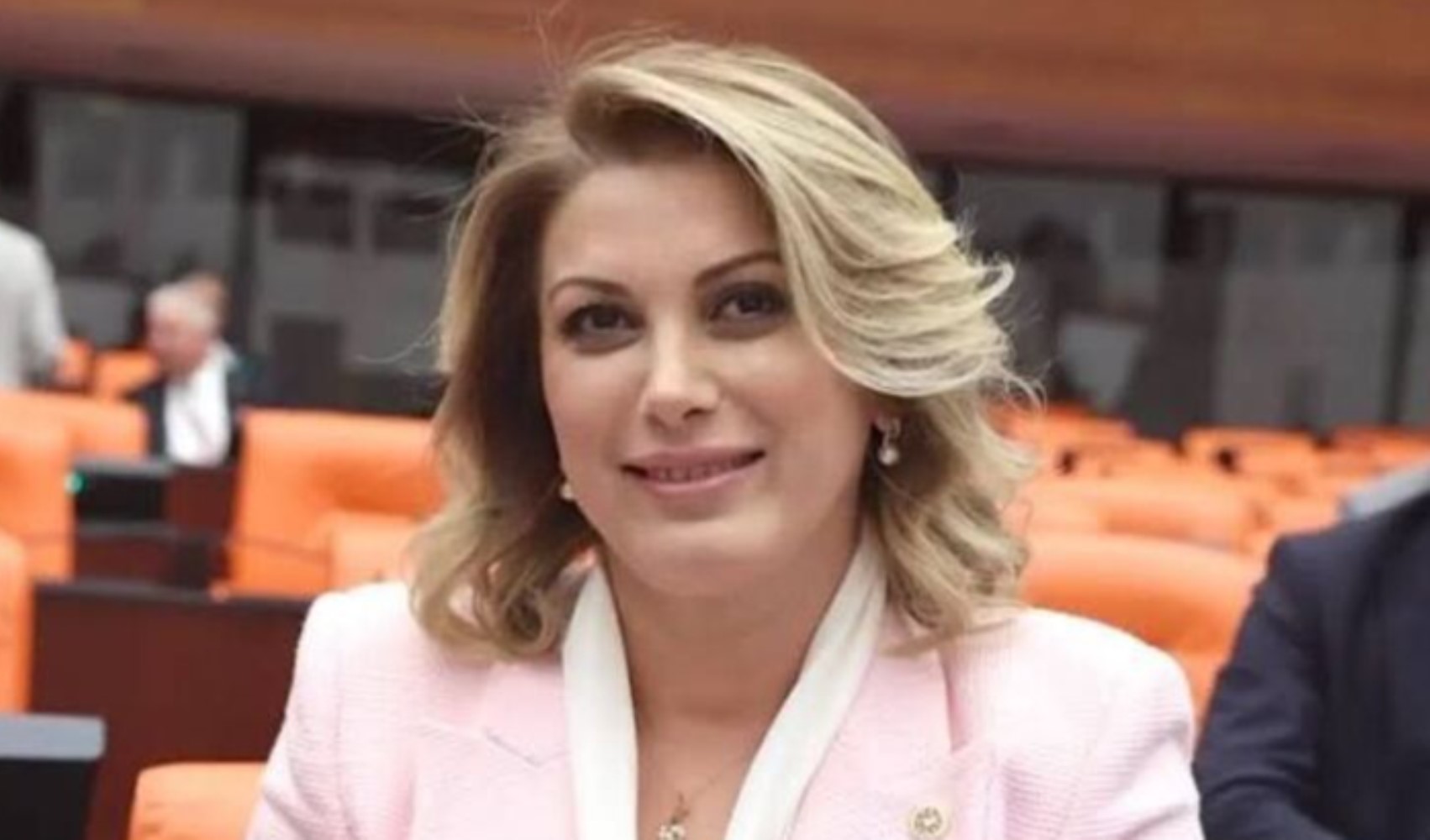 CHP'li Asu Kaya'dan mesaj iddiasıyla ilgili sert açıklama! 'İstifa etmesini isterim...'