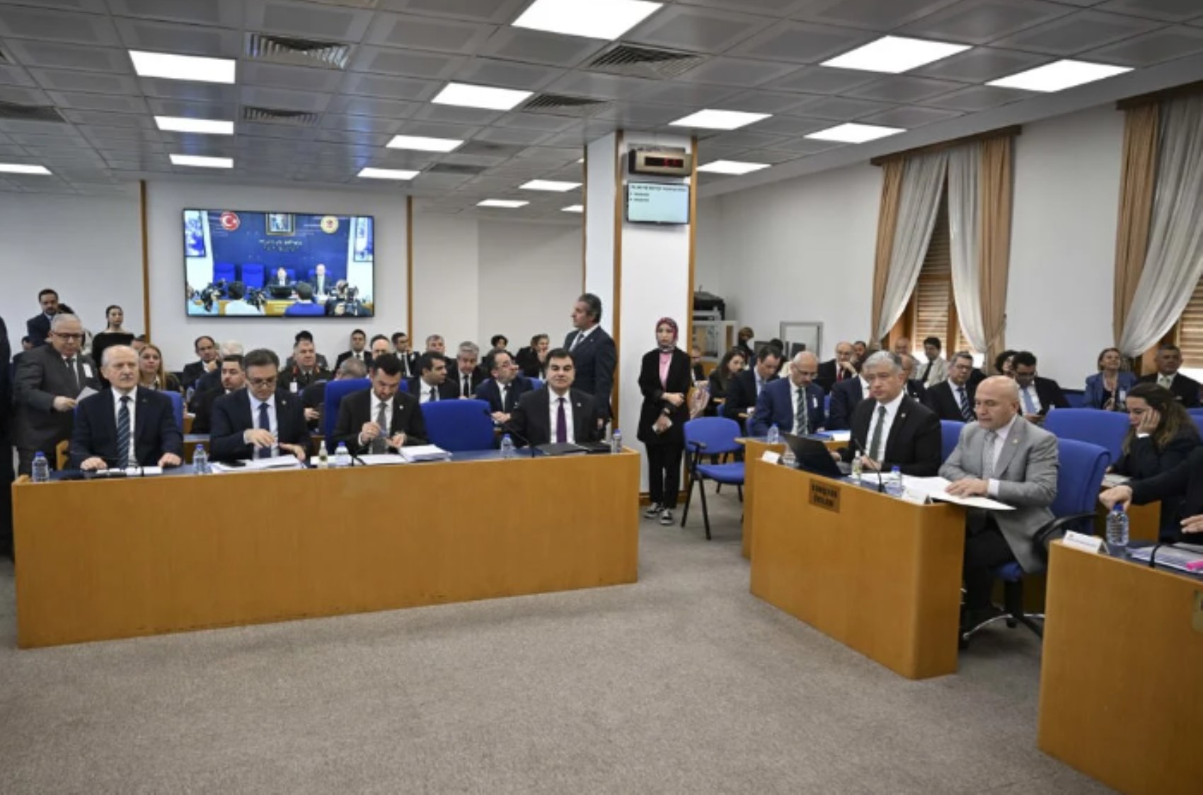 TSK'da yetki krizi! Cumhurbaşkanı'na ihraç yetkisinin geri çekilmesine MHP'den destek
