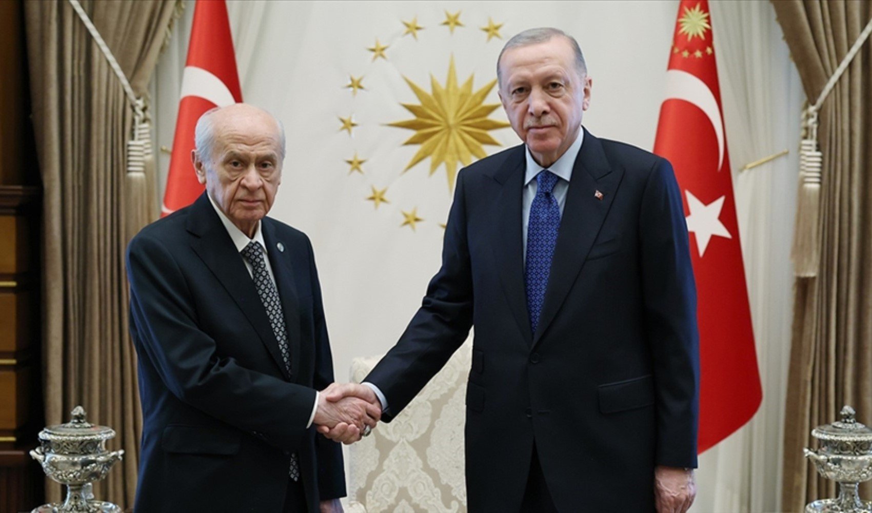 Cumhurbaşkanı'na ihraç yetkisinin geri çekilmesine MHP'den destek geldi Cumhurbaşkanı'na ihraç yetkisinin geri çekilmesine MHP'den destek geldi