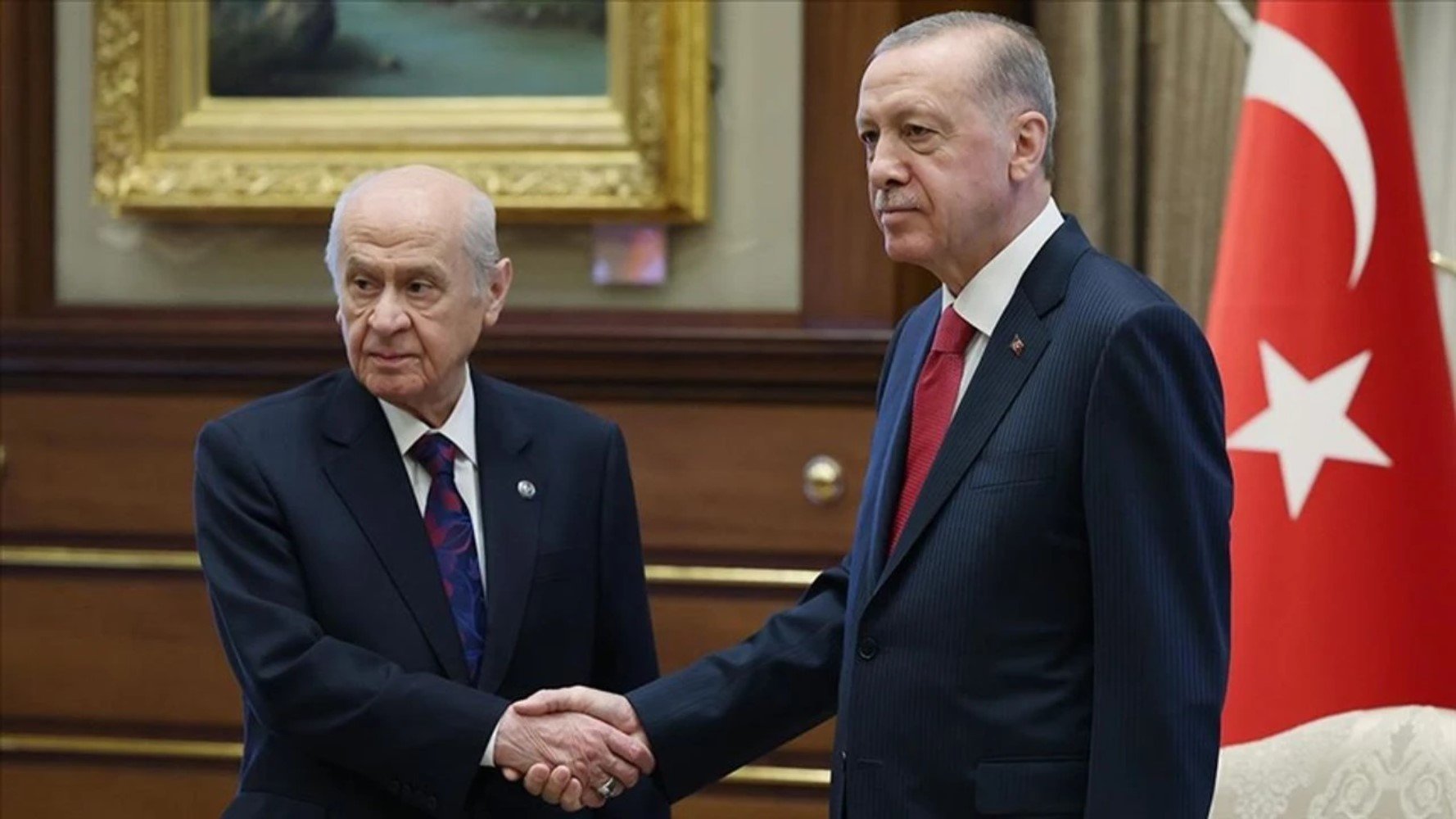 Kulis: Erdoğan Bahçeli'ye güvenmiyor: Yarı- Başkanlık formülü mü geliyor?
