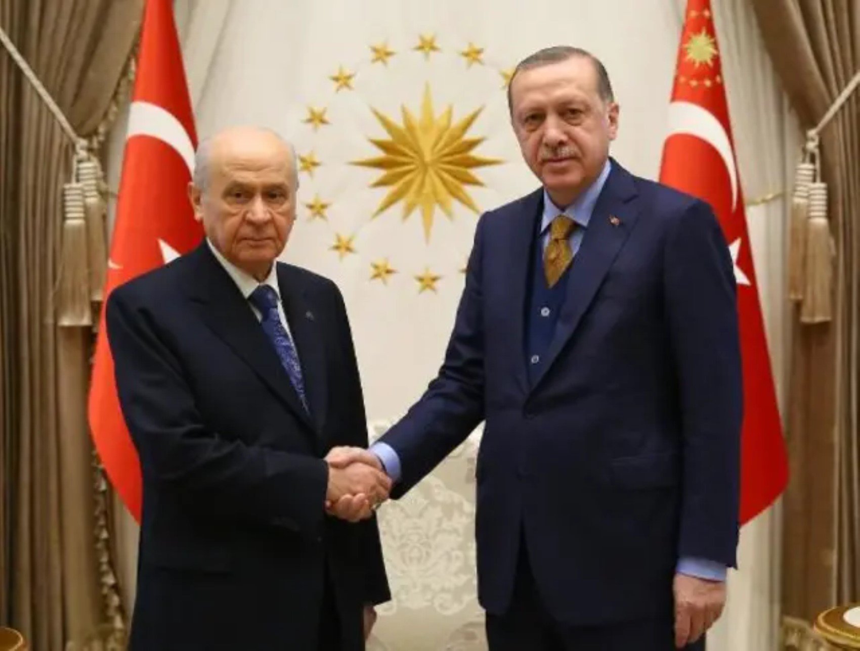 Kulis: Erdoğan Bahçeli'ye güvenmiyor: Yarı- Başkanlık formülü mü geliyor?