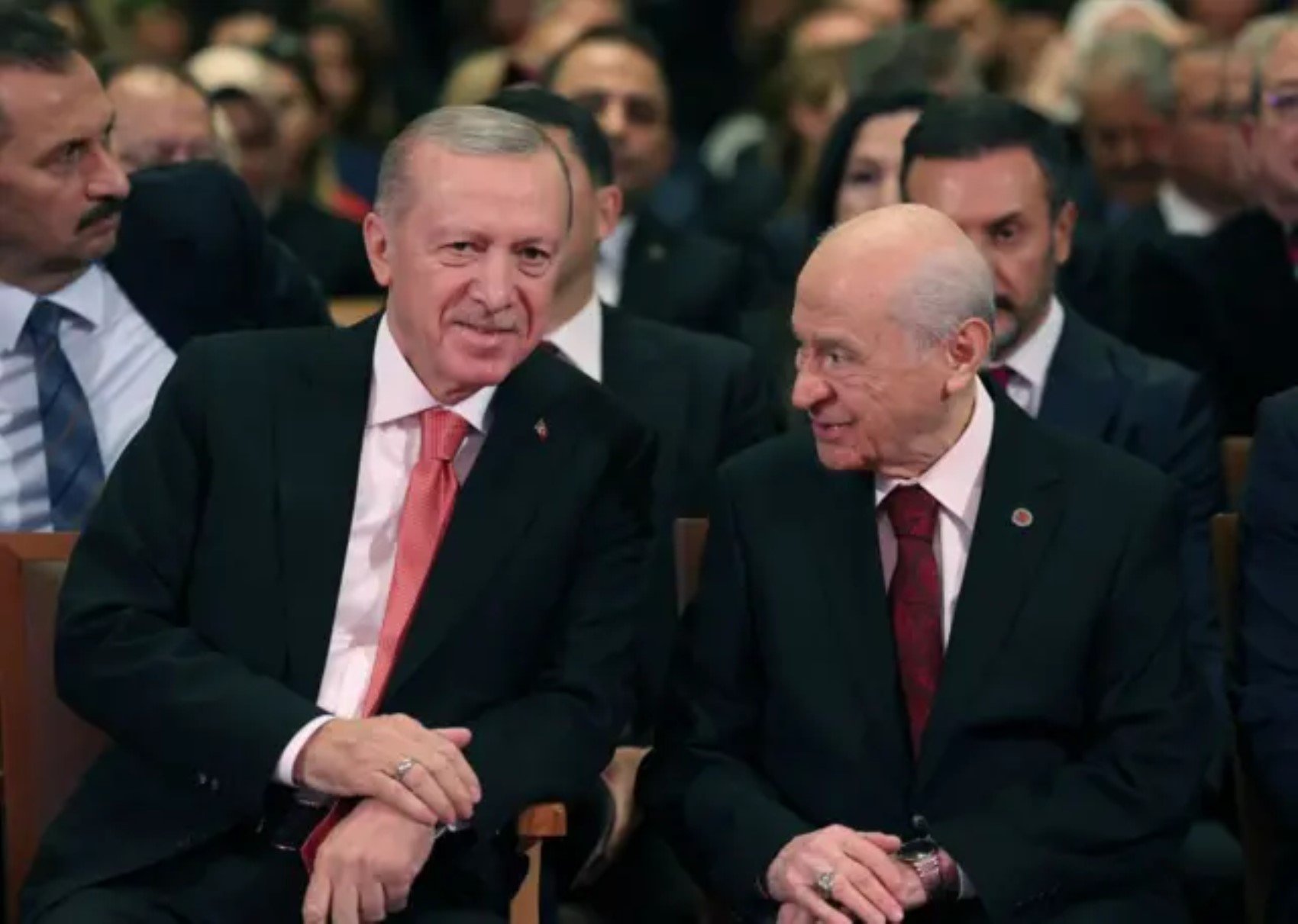 Kulis: Erdoğan Bahçeli'ye güvenmiyor: Yarı- Başkanlık formülü mü geliyor?