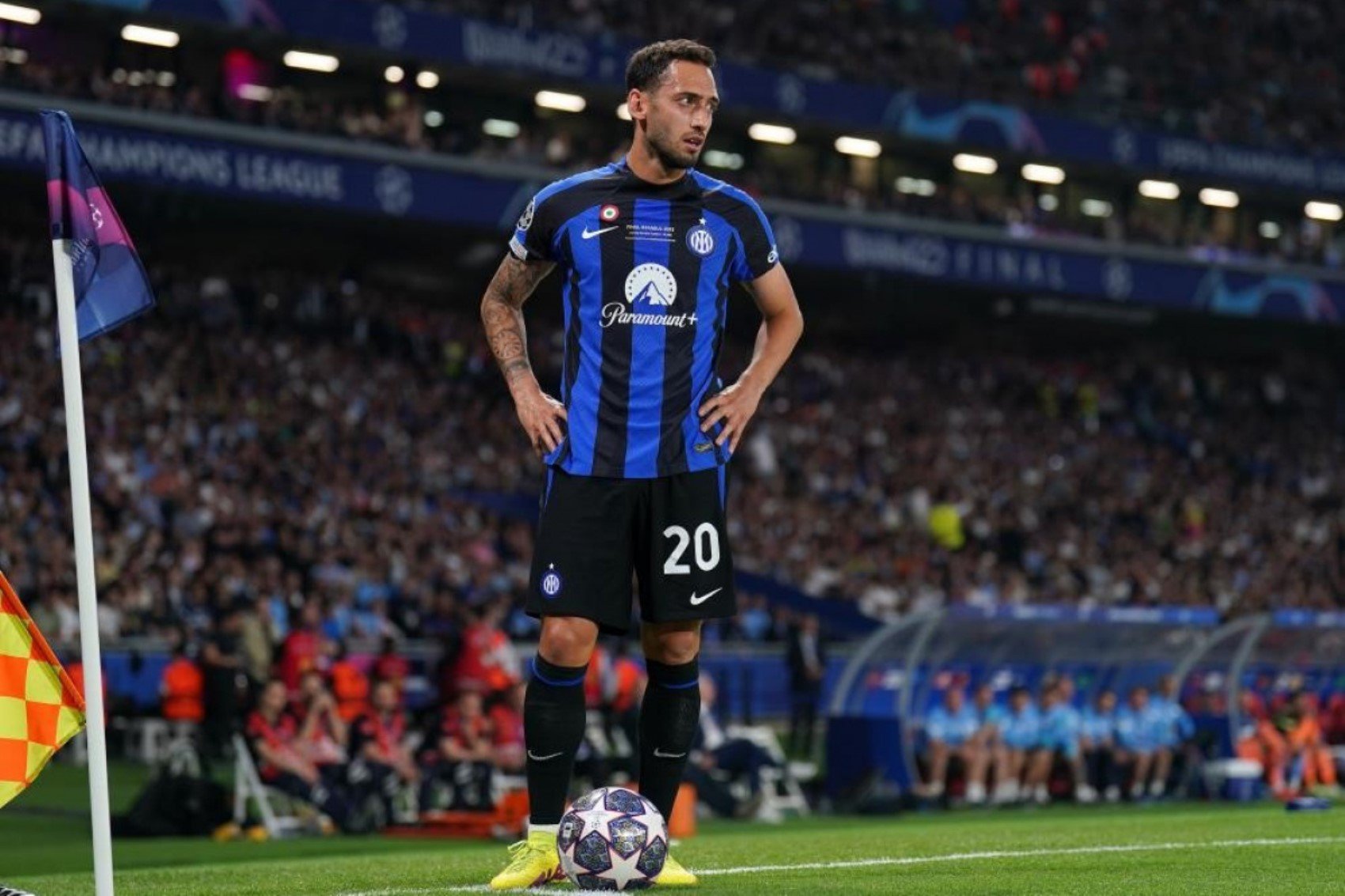 Hakan Çalhanoğlu ilk 11'de olacak mı? Como - Inter maçı ne zaman, saat kaçta? Şifresiz kanalda mı?