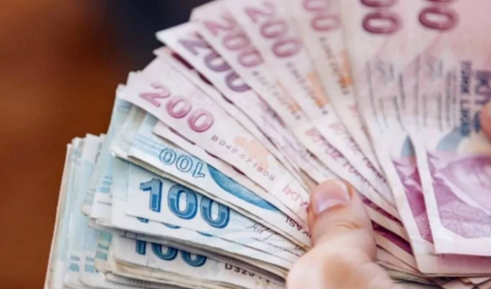 Emekli ve asgari ücretliye zam umudu... Gözler Temmuz ve Haziran aylarında: İşte kulislerde konuşulan rakamlar Emekli ve asgari ücretliye zam umudu... Gözler Temmuz ve Haziran aylarında: İşte kulislerde konuşulan rakamlar