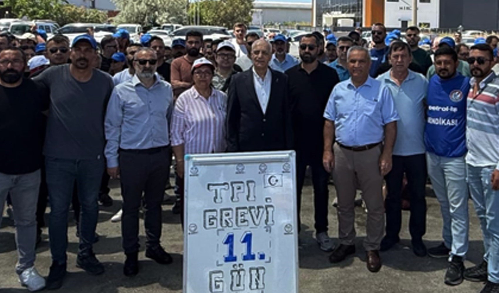 Zafer Partisi'nden grevdeki işçilere destek ziyareti