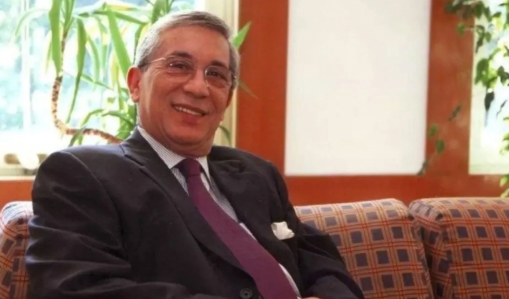 Şükrü Saracoğlu'nun torunu, Merkez Bankası eski Başkanı Rüşdü Saracoğlu hayatını kaybetti