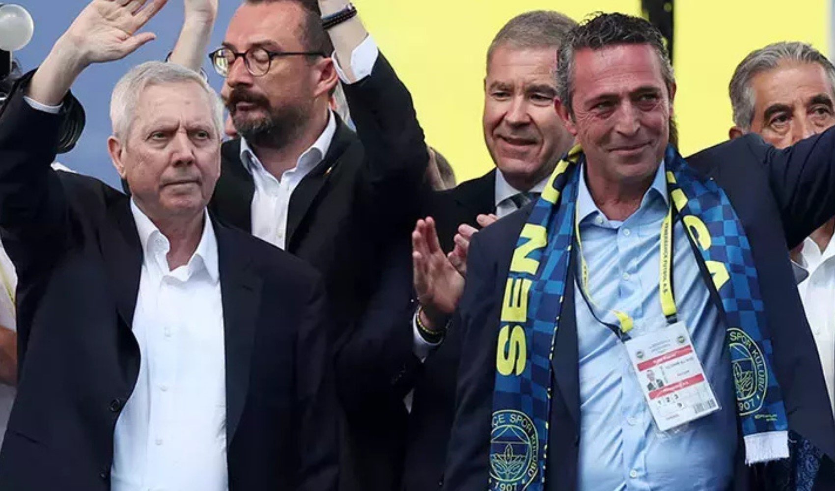 Aziz Yıldırım- Ali Koç zirvesinden öne çıkanlar! Adaylık bilmecesi Aziz Yıldırım- Ali Koç zirvesinden öne çıkanlar! Adaylık bilmecesi