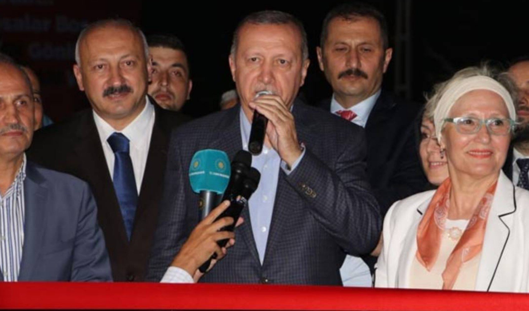 'İmamoğlu’nun Kasası' diye gözaltına alındı 'İmamoğlu’nun Kasası' diye gözaltına alındı