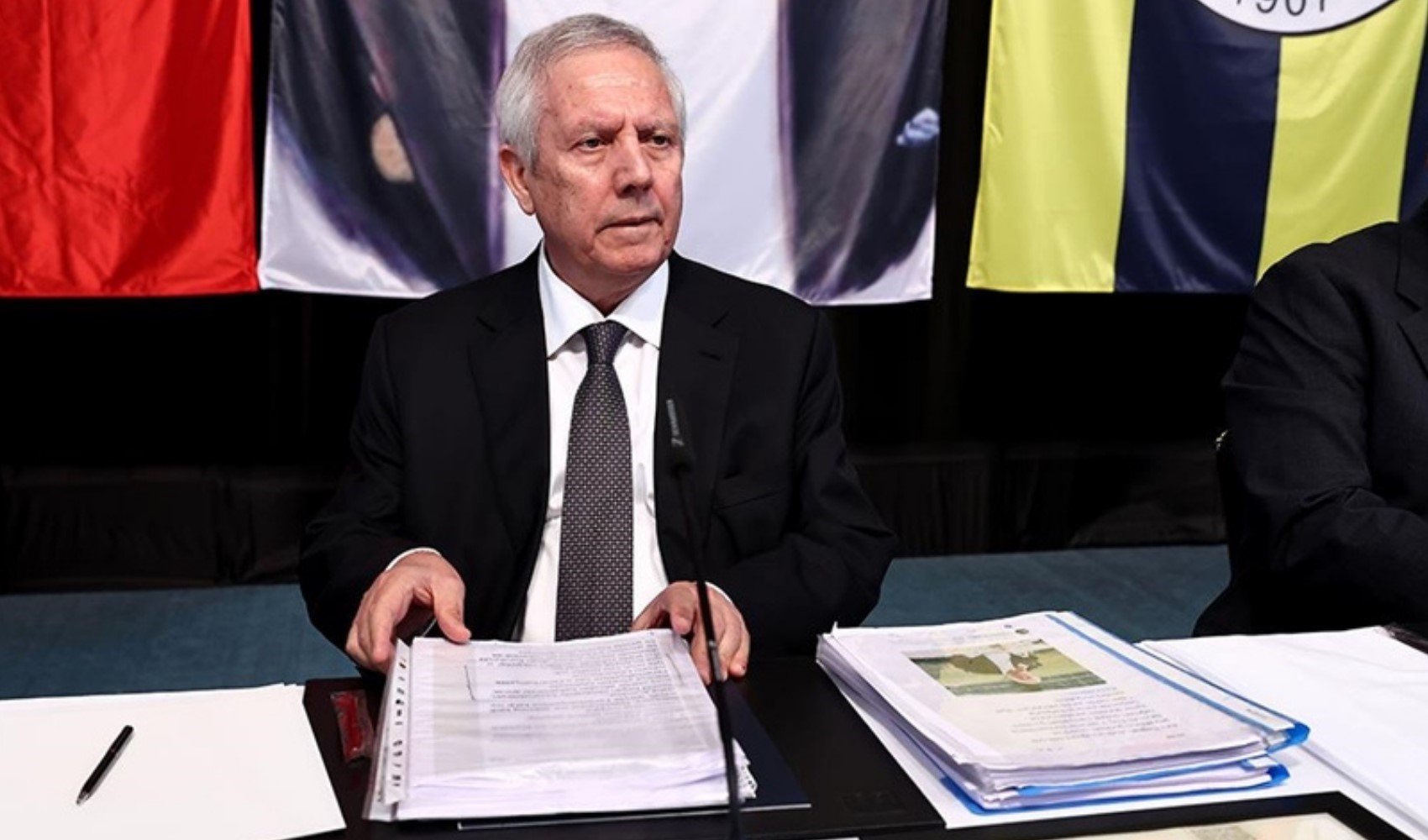 Aziz Yıldırım kongrede adaylığını açıklayacak mı? Aziz Yıldırım kongrede adaylığını açıklayacak mı?