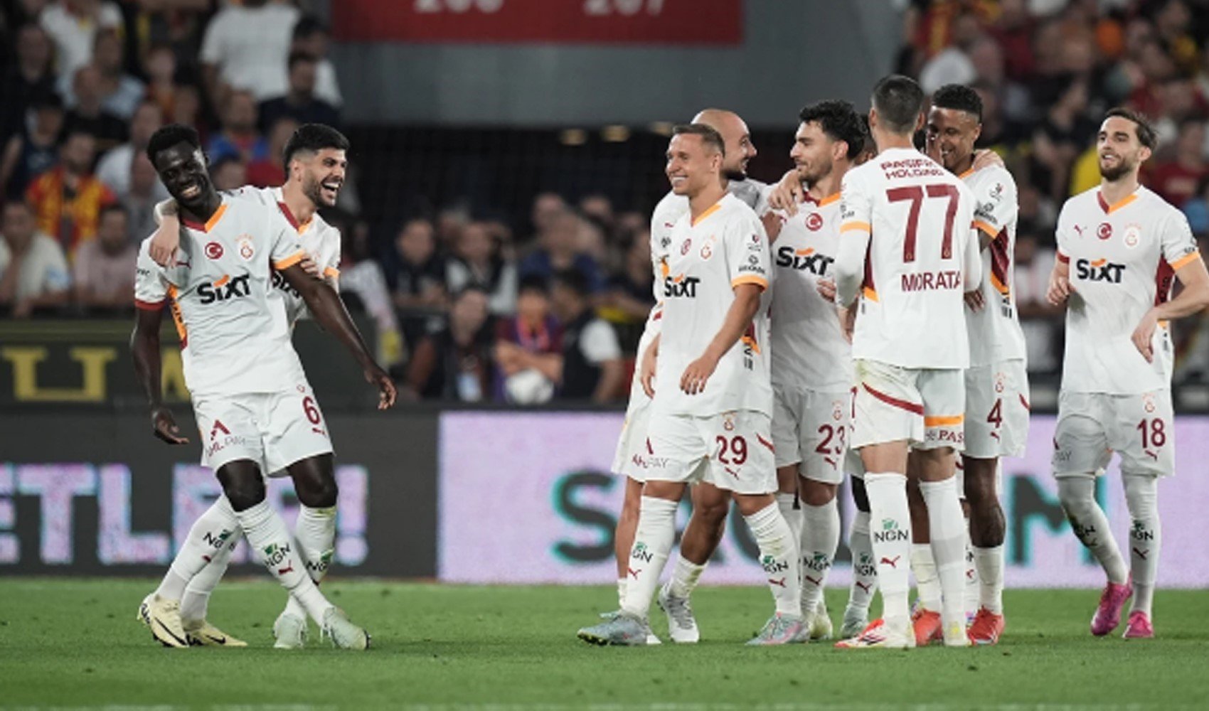 Şampiyon Galatasaray'dan Göztepe'ye 2 gollü tarife
