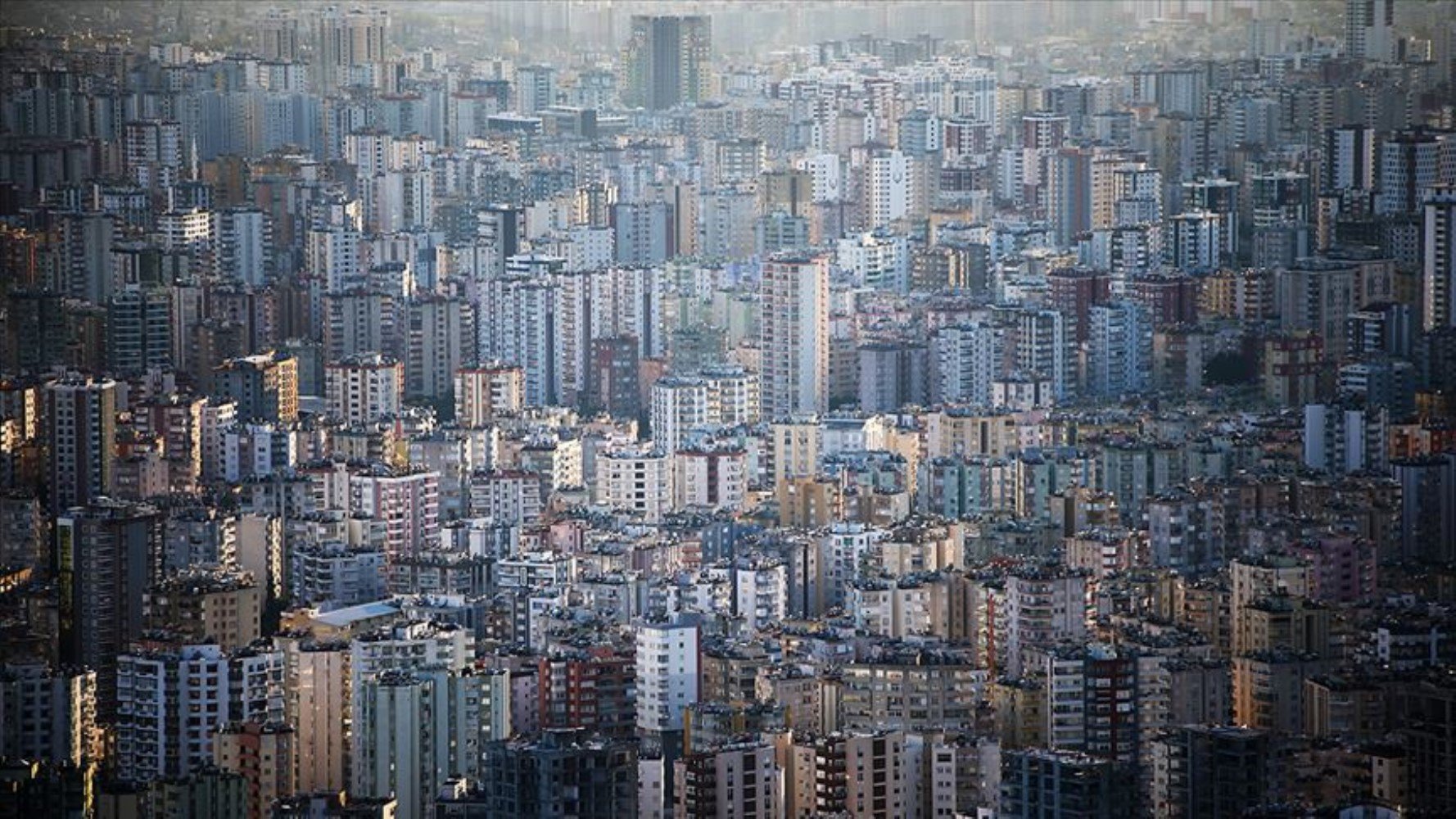 İstanbul'un 4 ilçesinde büyük tehlike! Başvurular arttı: Kolonlar artık binayı taşımıyor